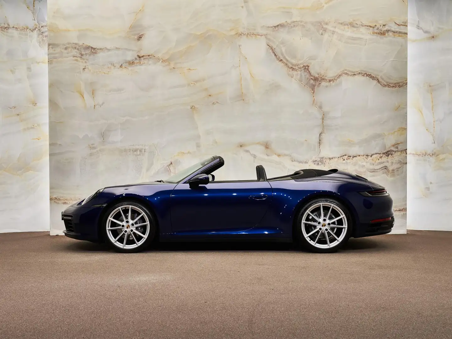Porsche 992 Cabrio 3.0 Carrera, Bose, sp.uitlaat, Innoddrive, Blauw - 2