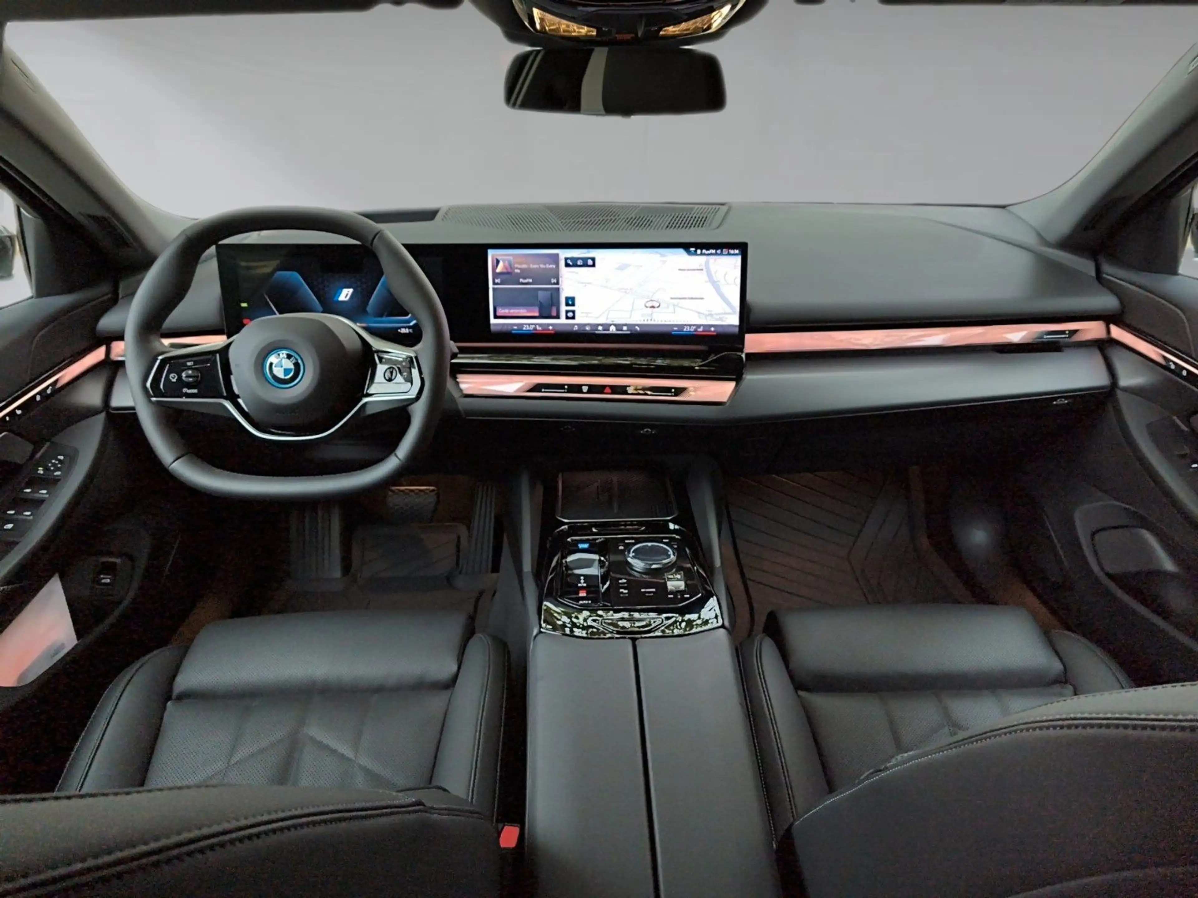 BMW i5 40 eDrive Innovation - Travel - Comfort — photo 10