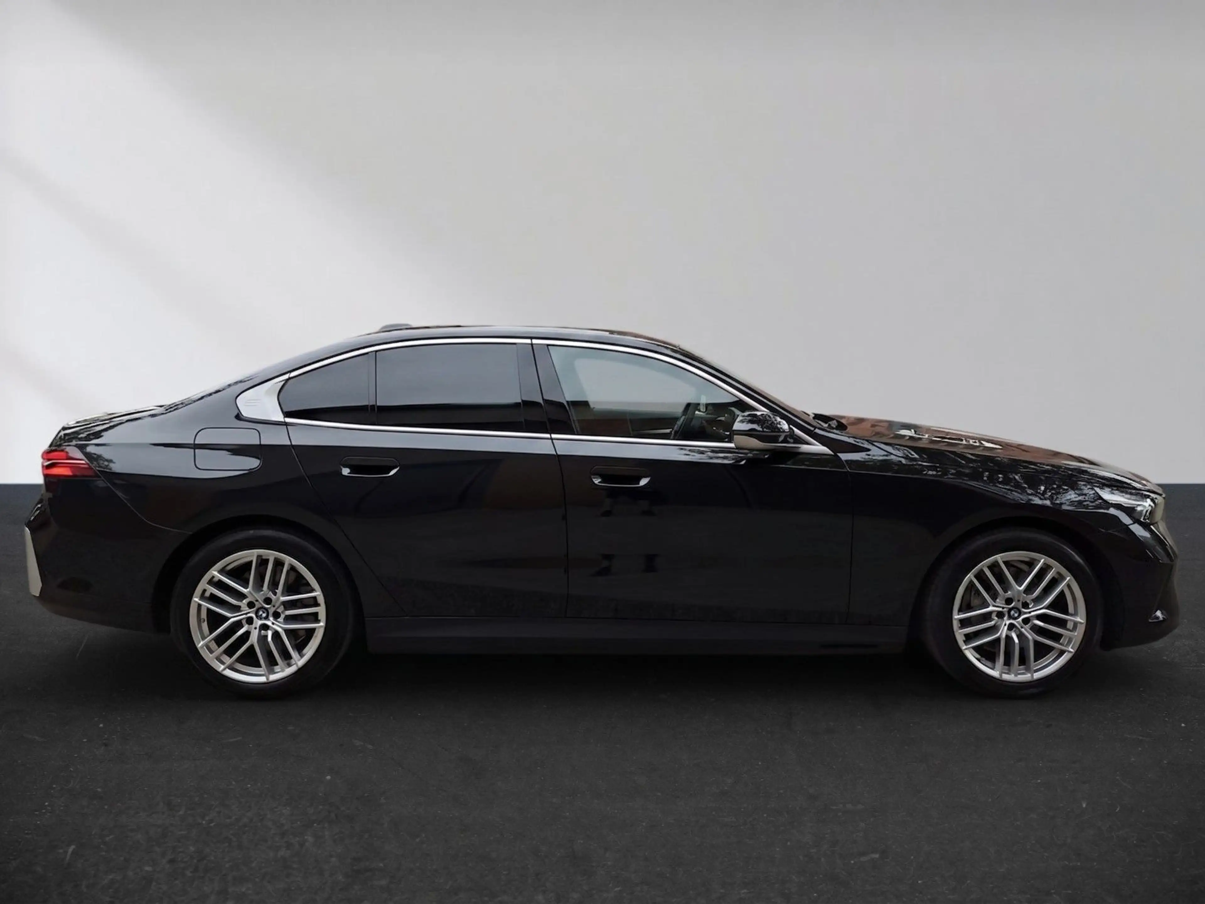 BMW i5 40 eDrive Innovation - Travel - Comfort — photo 5