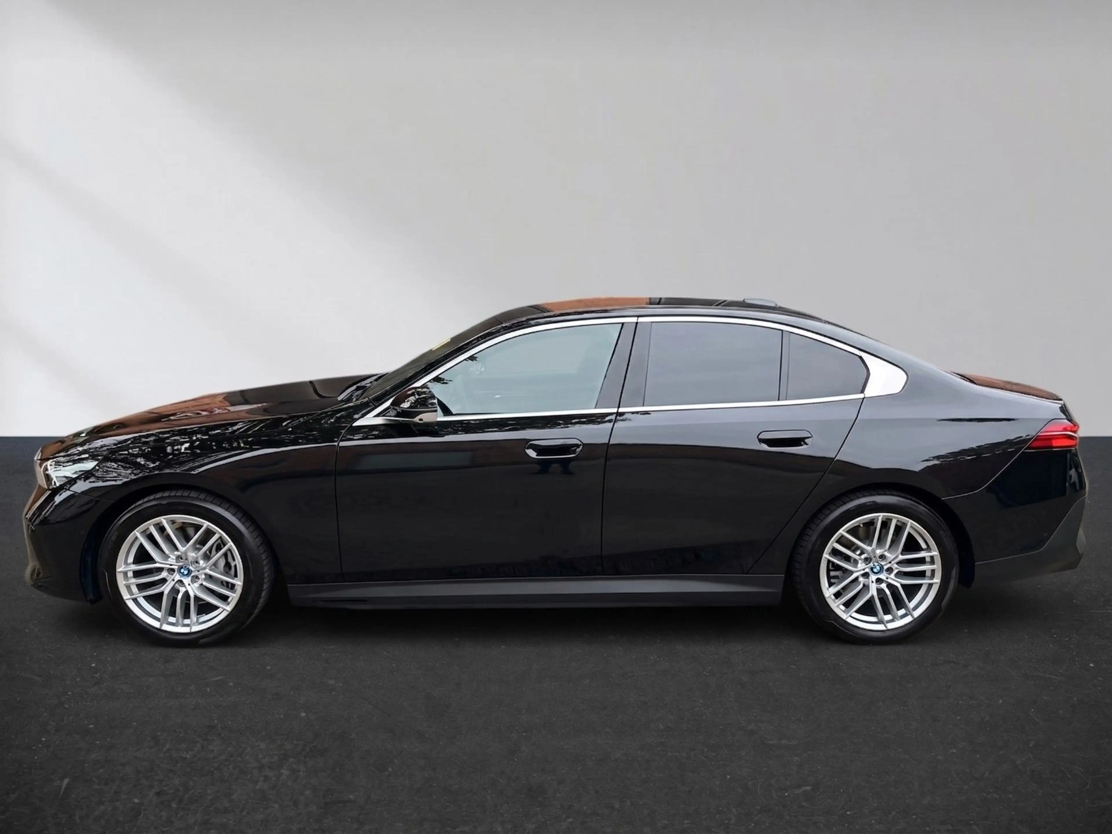 BMW i5 40 eDrive Innovation - Travel - Comfort — photo 6