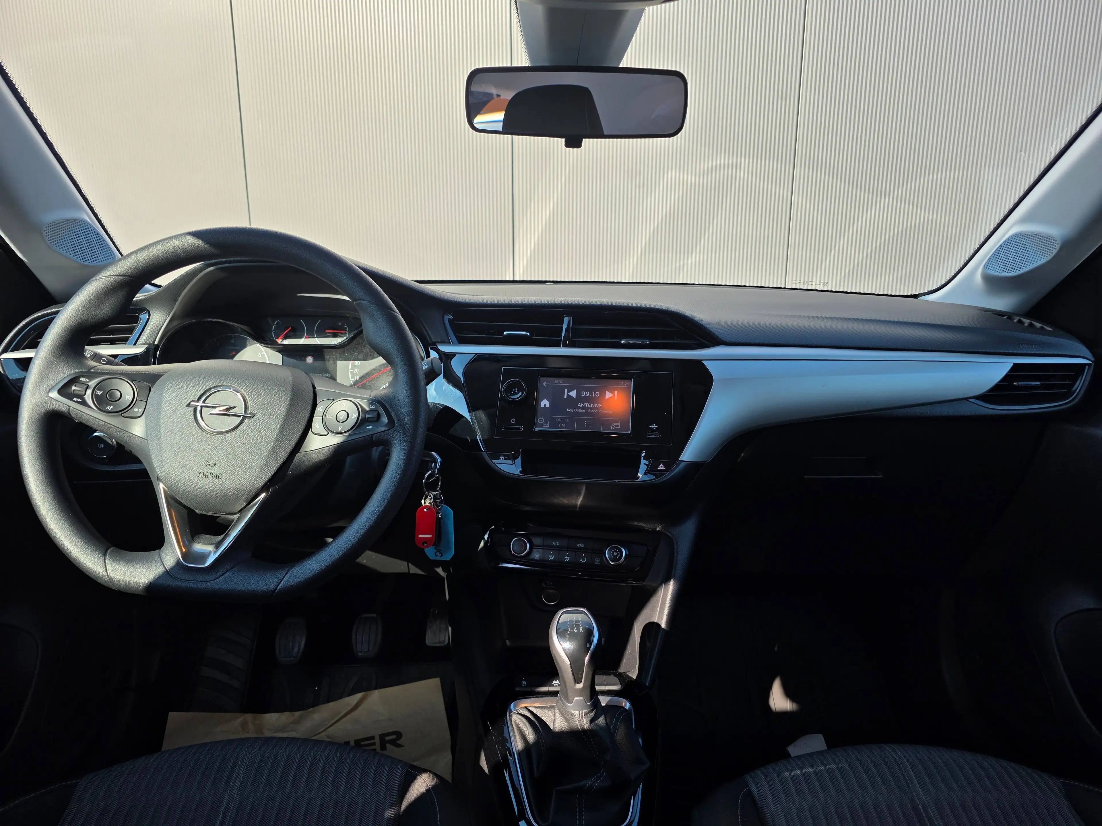 Opel Corsa Edition — photo 15