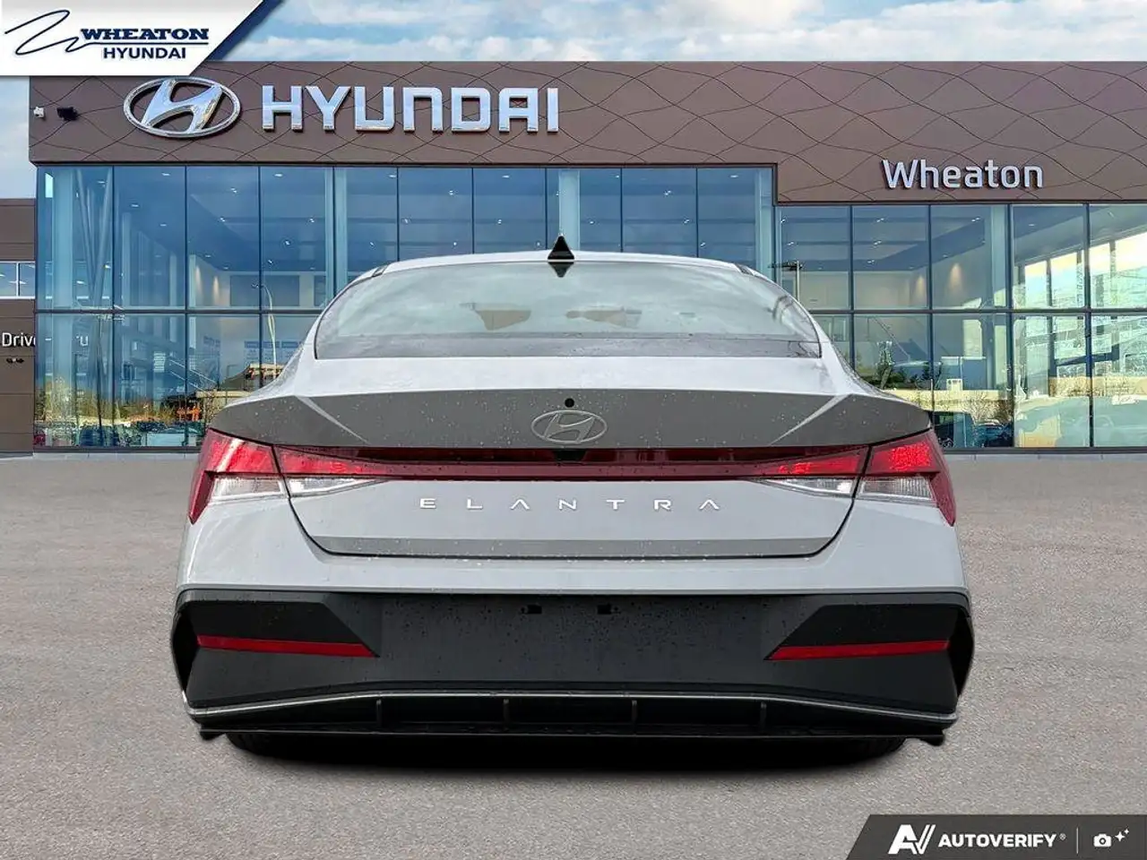 Hyundai ELANTRA снимка Hyundai ELANTRA