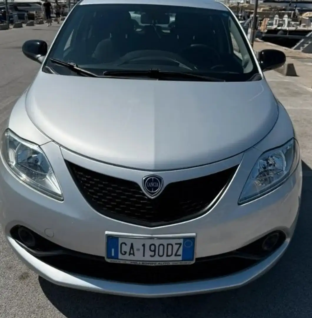 Lancia Ypsilon 1.2 Gold s&s 69cv my19 - 1