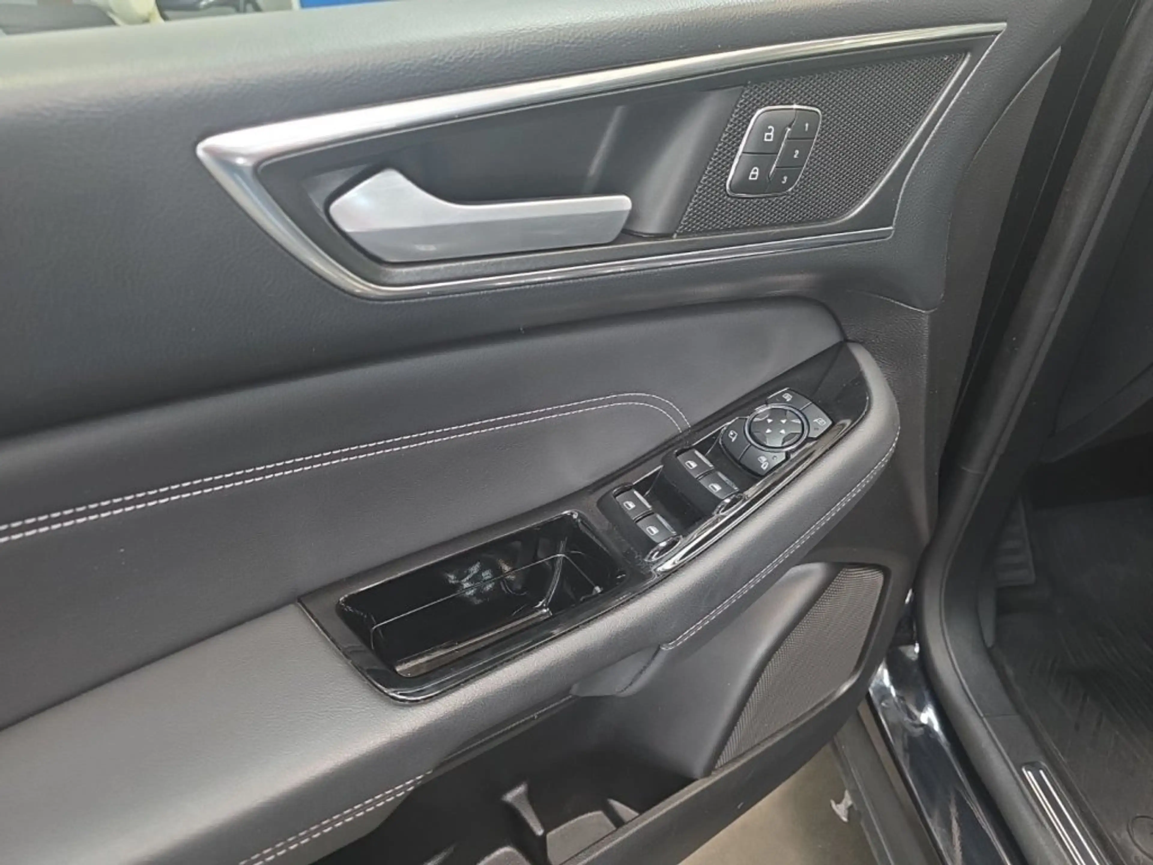 Ford Galaxy 2,0 EcoBlue AWD Vignale Aut. — photo 15