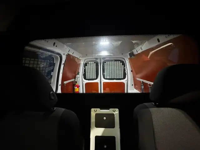 Volkswagen Caddy view 11