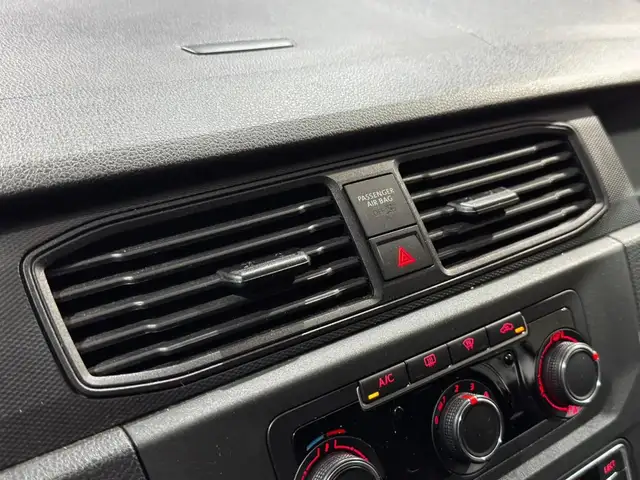 Volkswagen Caddy view 18