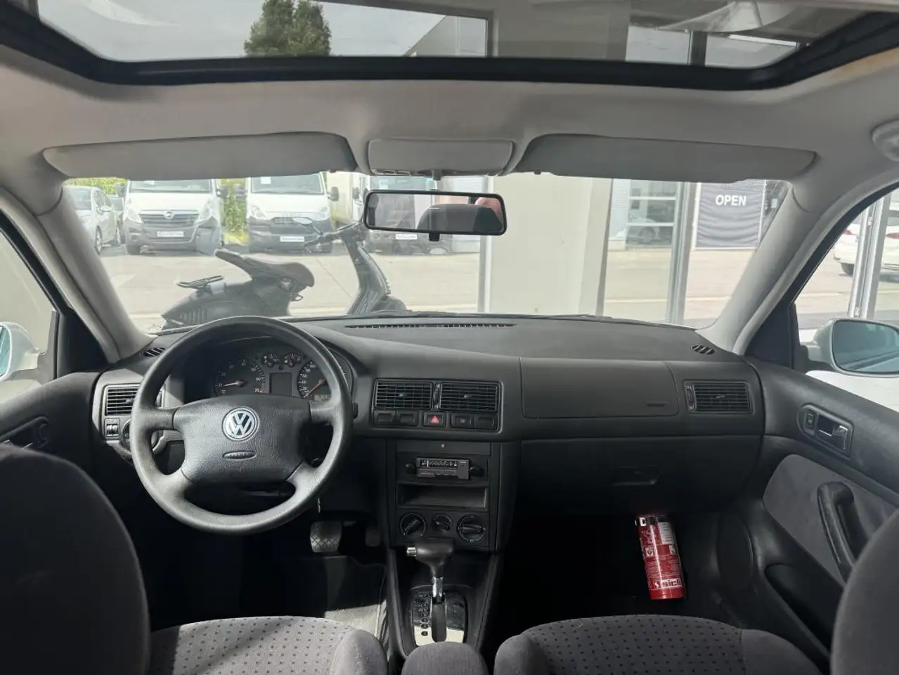 Volkswagen Golf 4 1.6 100CH BVA TOIT OUVRANT 91539KM GAR 12M, foto 9