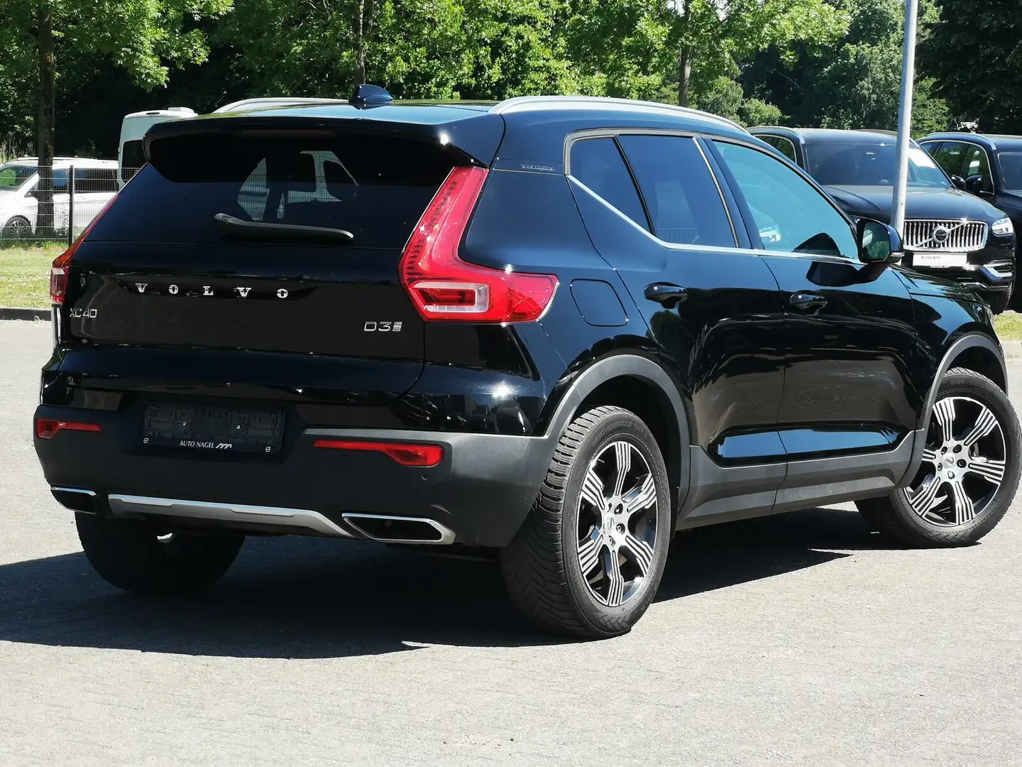 Volvo XC40 XC40 D3 AWD Inscription Navi/Keyless-Start/Autom Schwarz - 2