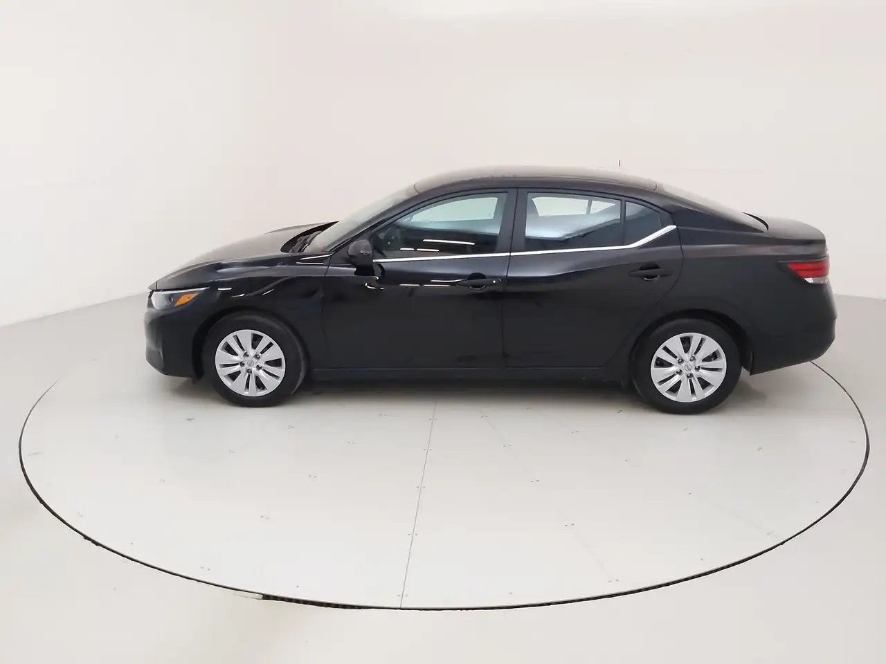 Nissan Sentra снимка Nissan Sentra