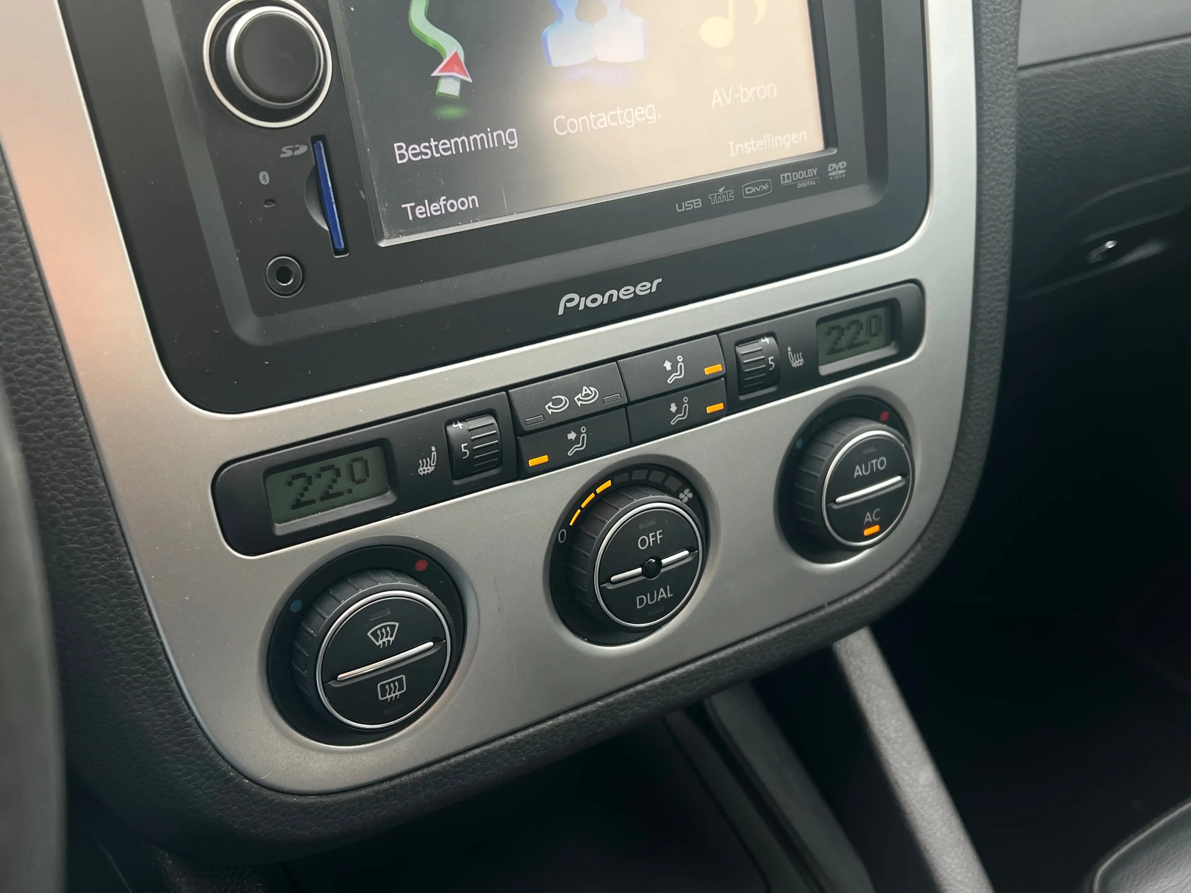 Volkswagen Eos 2.0 TDI Edition • Cabrio • Navi • Leder • — photo 14