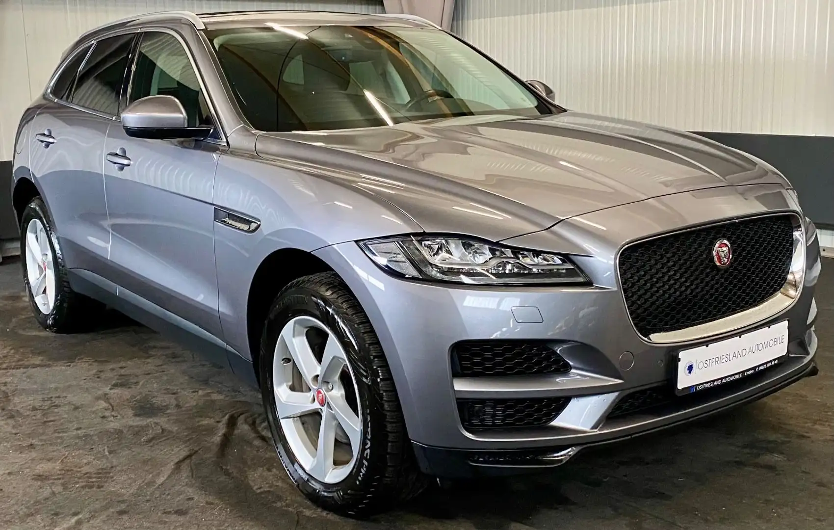 Jaguar F-Pace Prestige AWD, Navi, Sitzheizung, Kamera Grau - 1