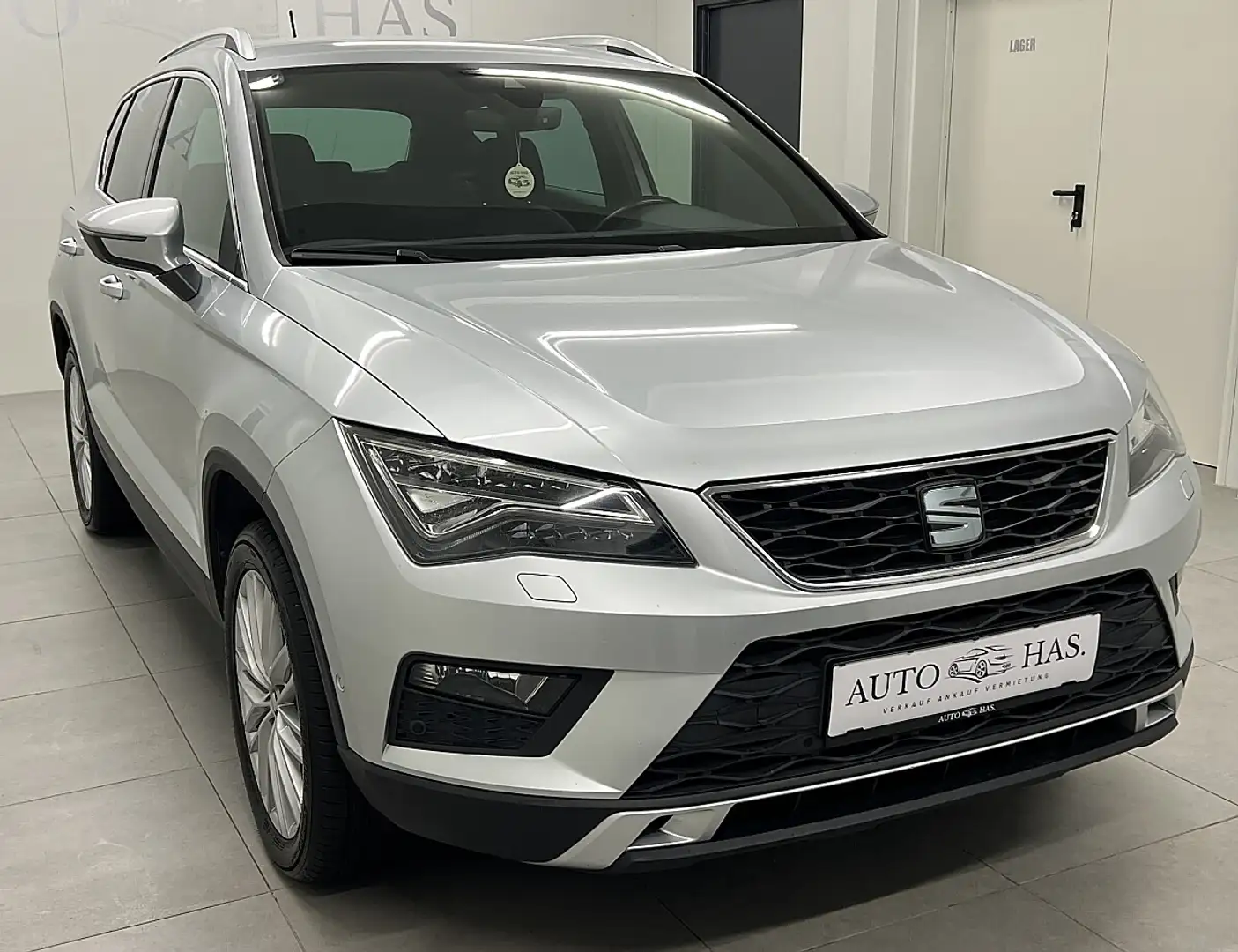 SEAT Ateca 2,0 Xcellence 4WD TDI *Leder*CarPlay* Silber - 1