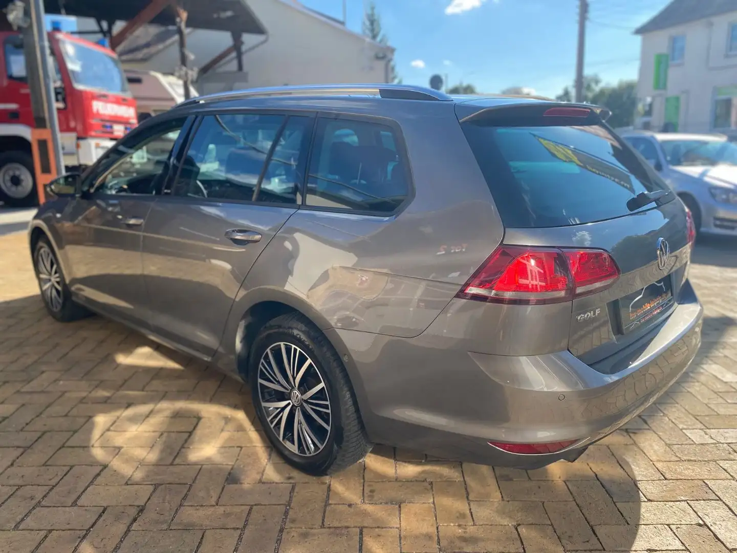Volkswagen Golf VII Variant Allstar BMT PDC ACC SHZ GJR uvm Grau - 2