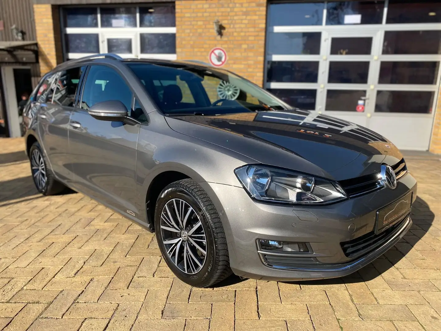 Volkswagen Golf VII Variant Allstar BMT PDC ACC SHZ GJR uvm Grau - 1
