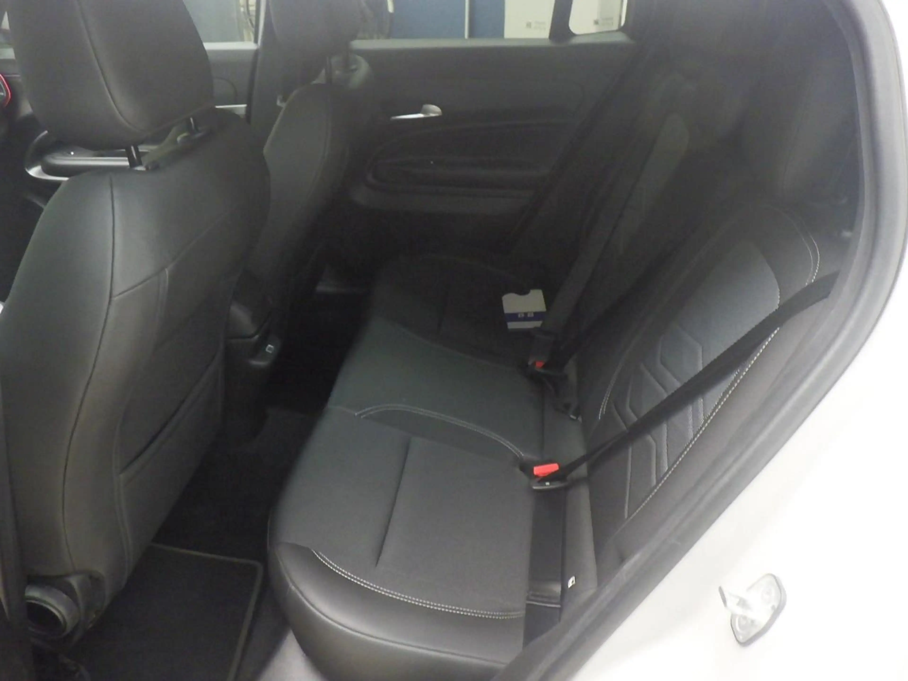 Jeep Avenger 1.2 e-Hybrid Altitude | Navigatie | Camera | Elekt — photo 5