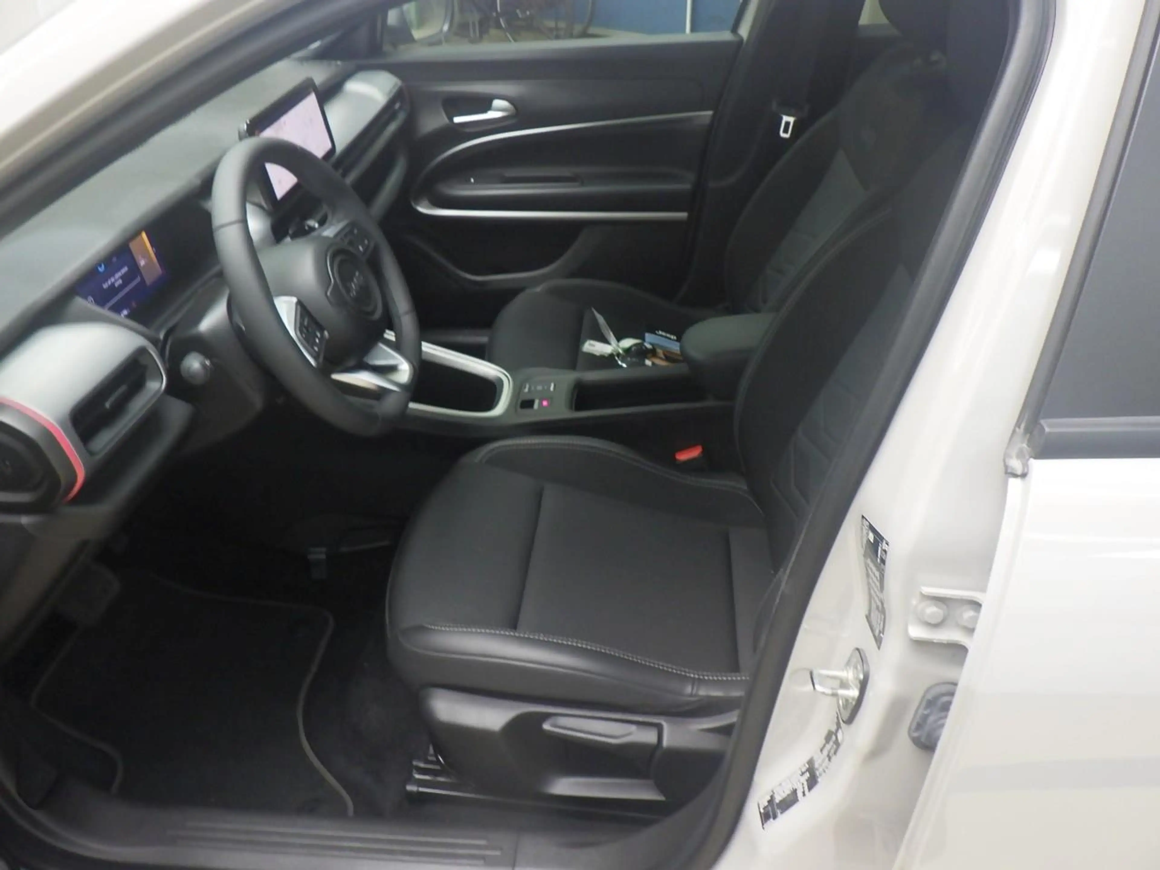 Jeep Avenger 1.2 e-Hybrid Altitude | Navigatie | Camera | Elekt — photo 6