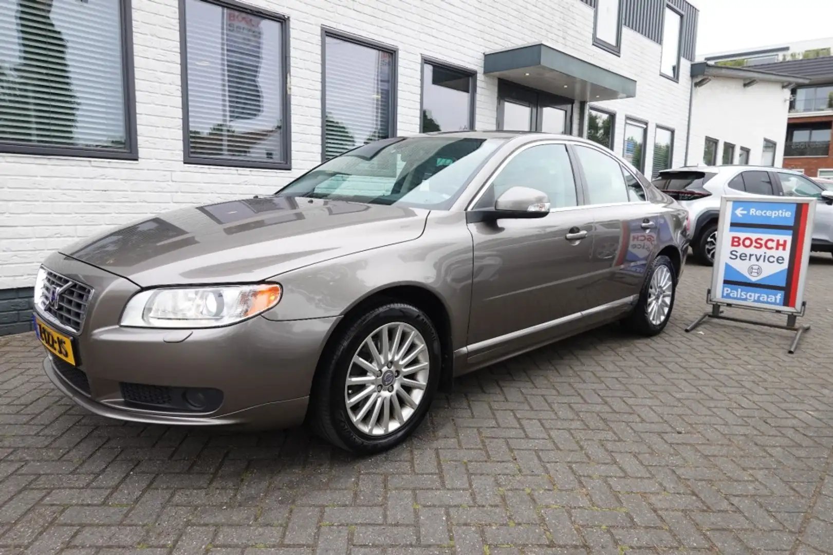 Volvo S80 2.5 T SUMMUM Young Timer (incl Trekhaak) Šedá - 1