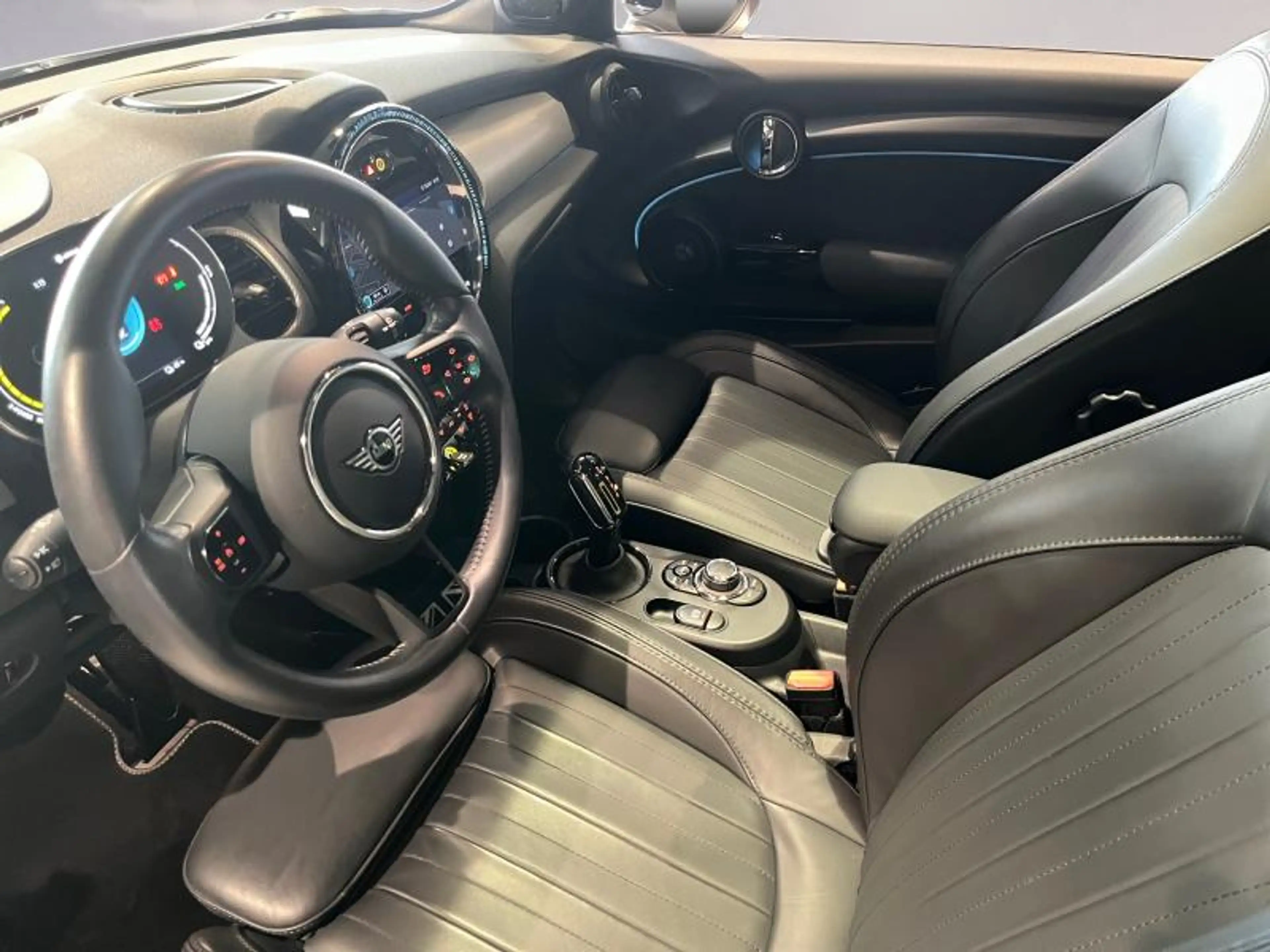 MINI Cooper SE Cooper SE — photo 10