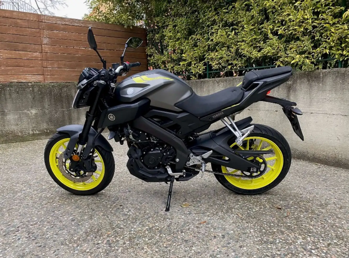 Yamaha MT-125 ABS & AKRAPOVIC - 1