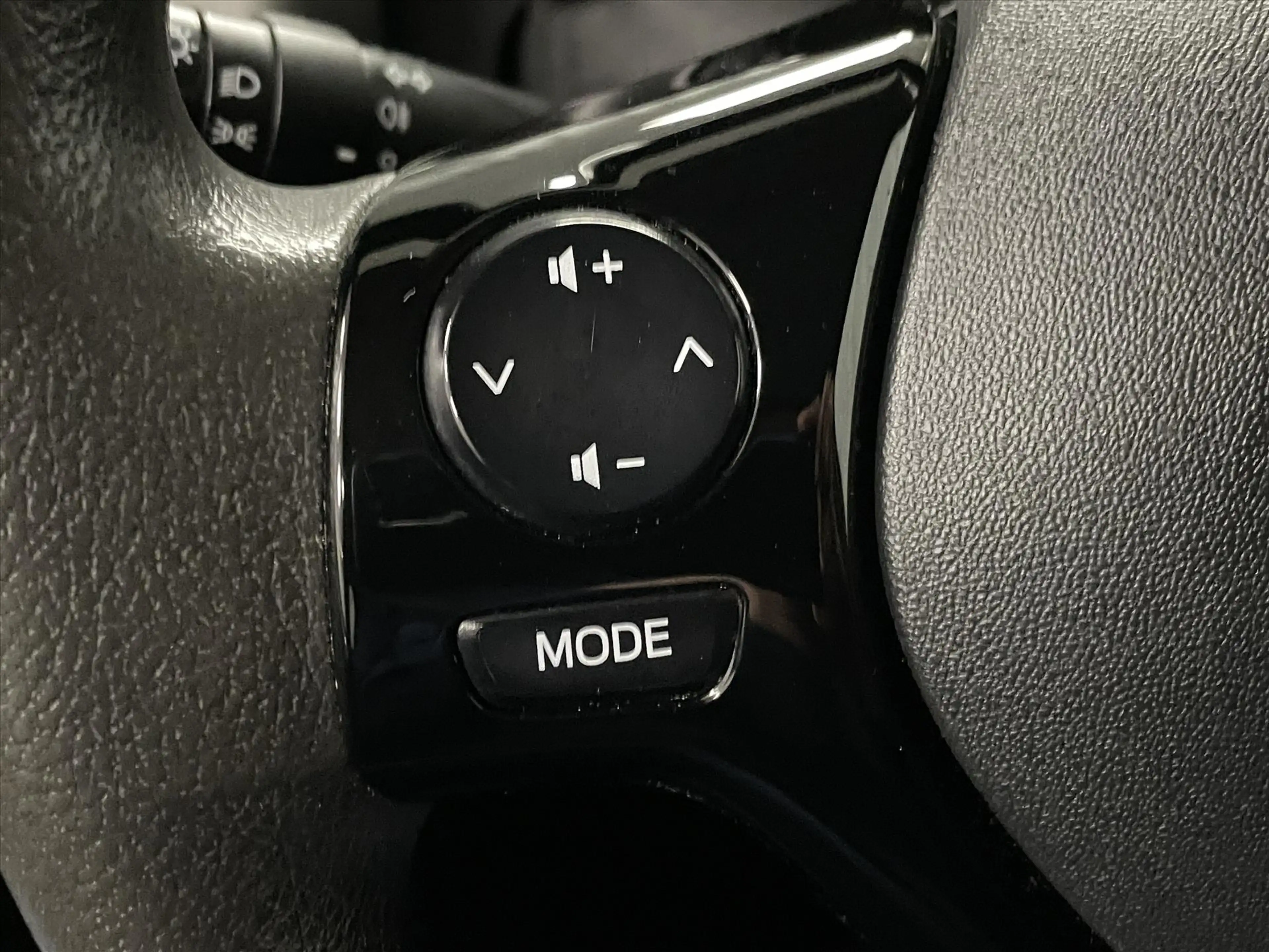 Citroen C1 FEEL 5drs 68pk Mirrorlink Navi groot display | Air — photo 34