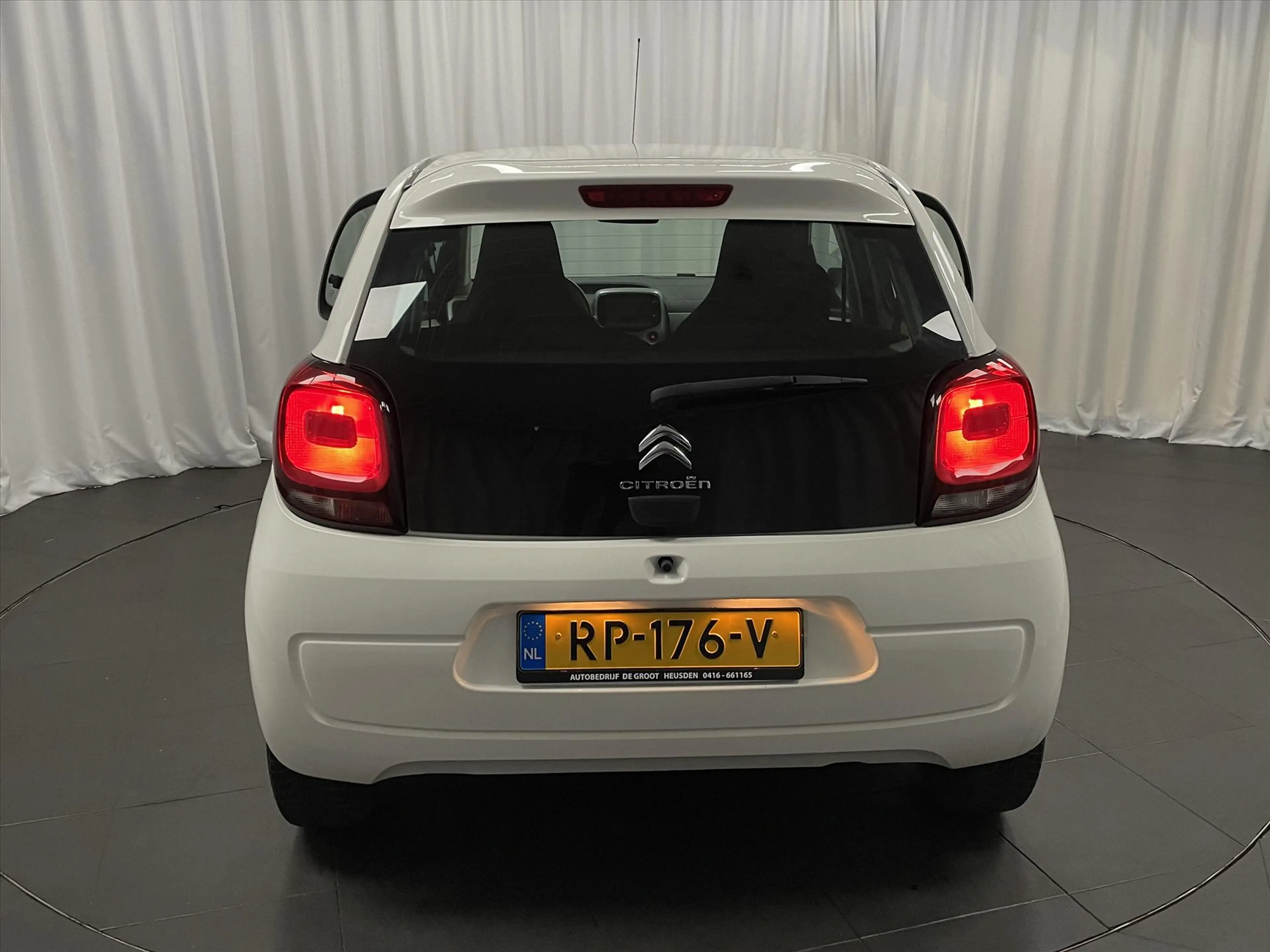 Citroen C1 FEEL 5drs 68pk Mirrorlink Navi groot display | Air — photo 4