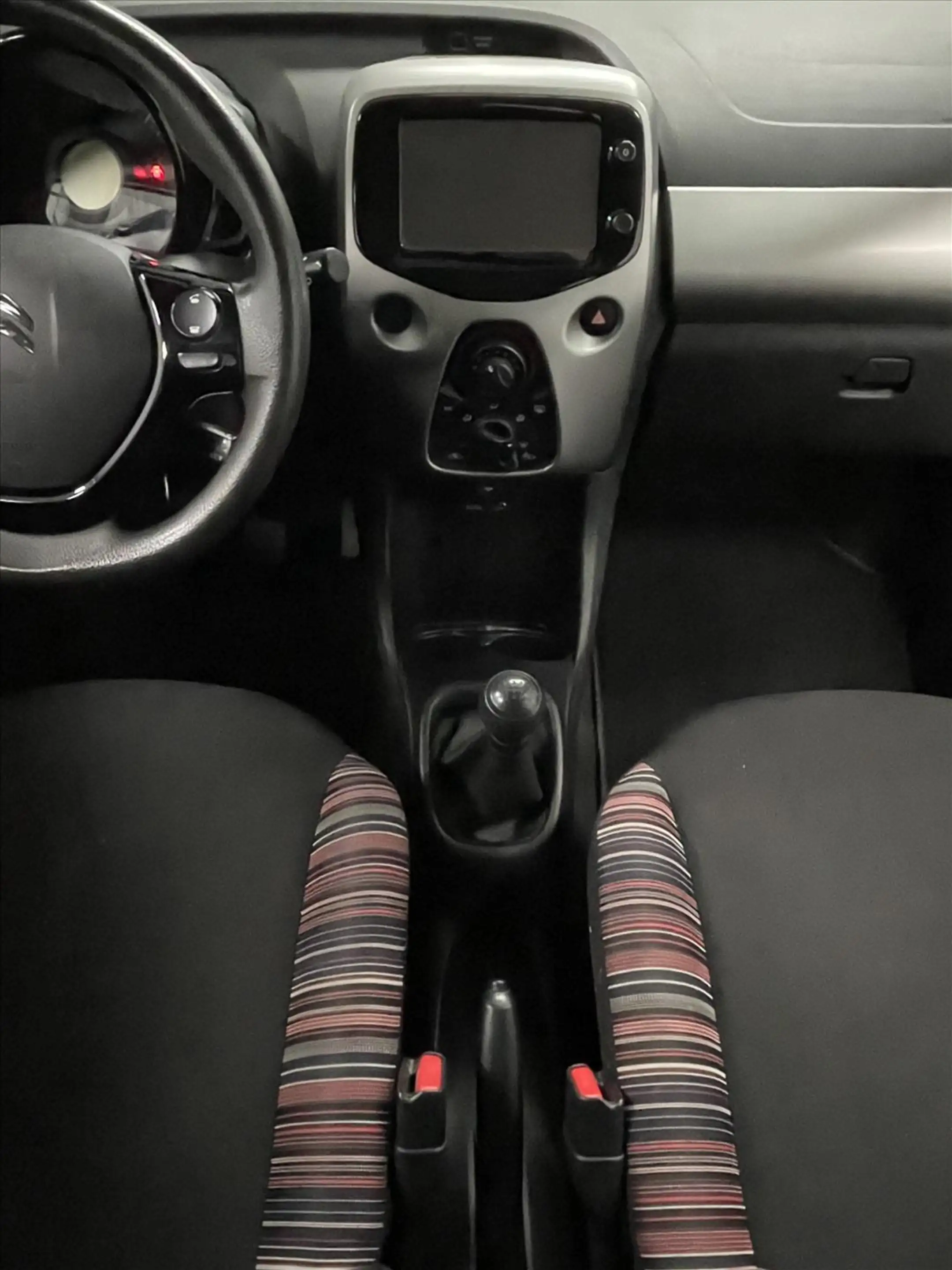 Citroen C1 FEEL 5drs 68pk Mirrorlink Navi groot display | Air — photo 21
