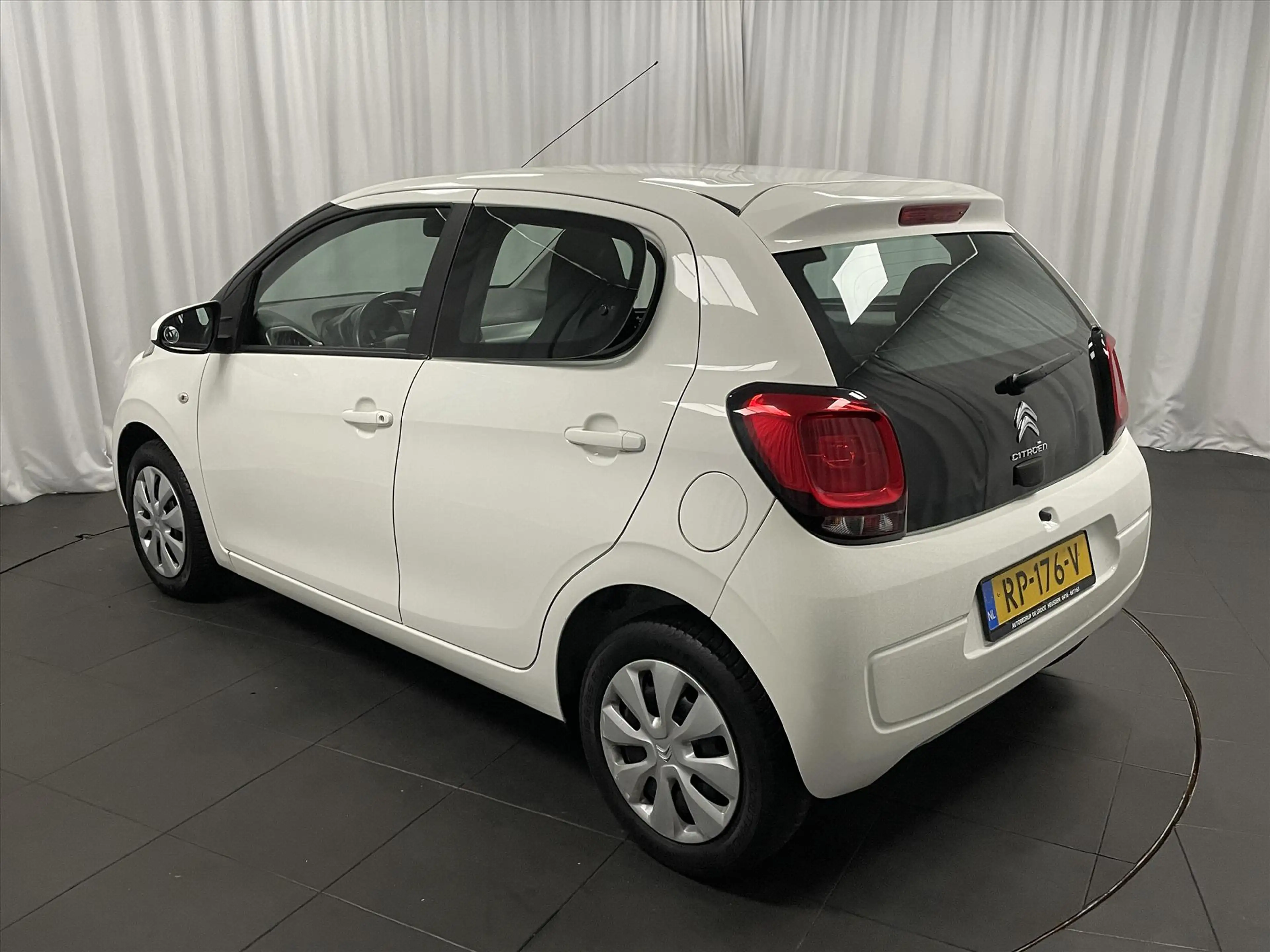 Citroen C1 FEEL 5drs 68pk Mirrorlink Navi groot display | Air — photo 3