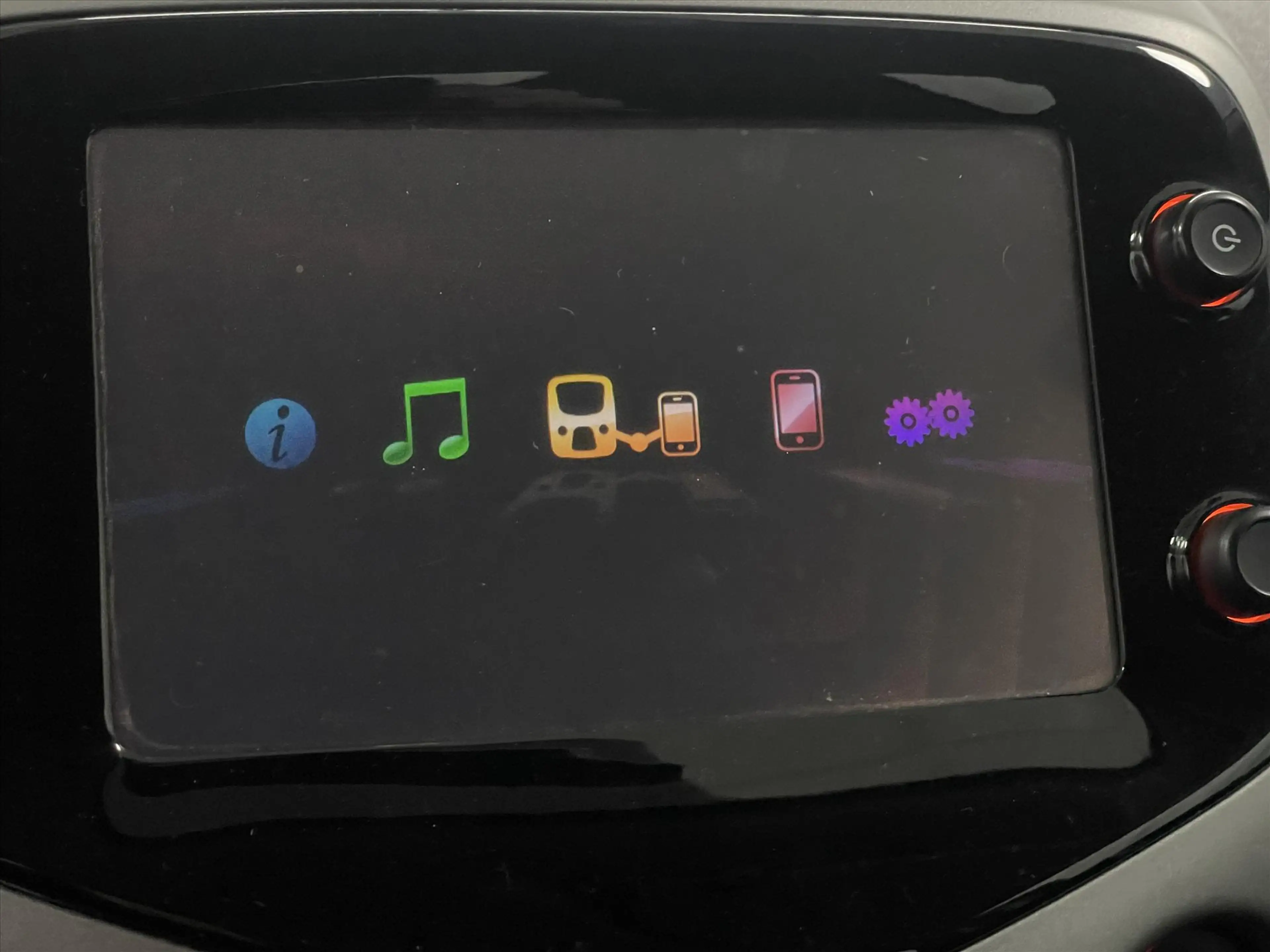 Citroen C1 FEEL 5drs 68pk Mirrorlink Navi groot display | Air — photo 28