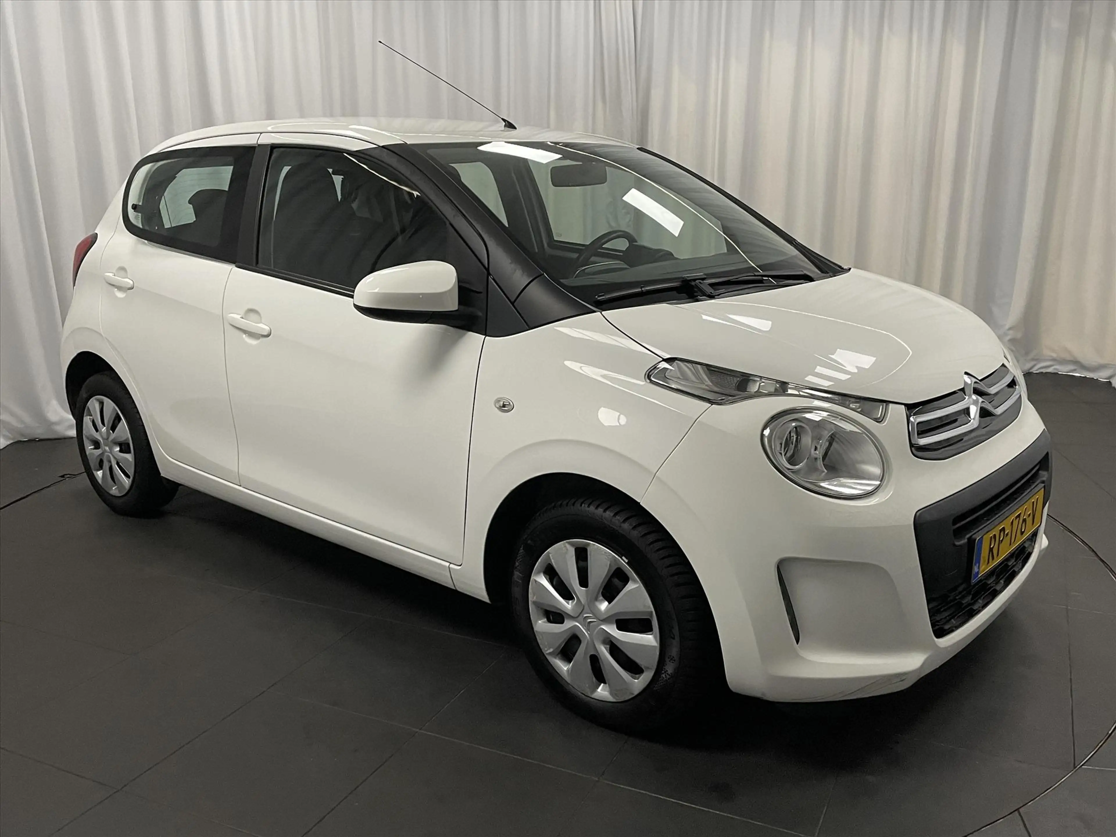 Citroen C1 FEEL 5drs 68pk Mirrorlink Navi groot display | Air — photo 6