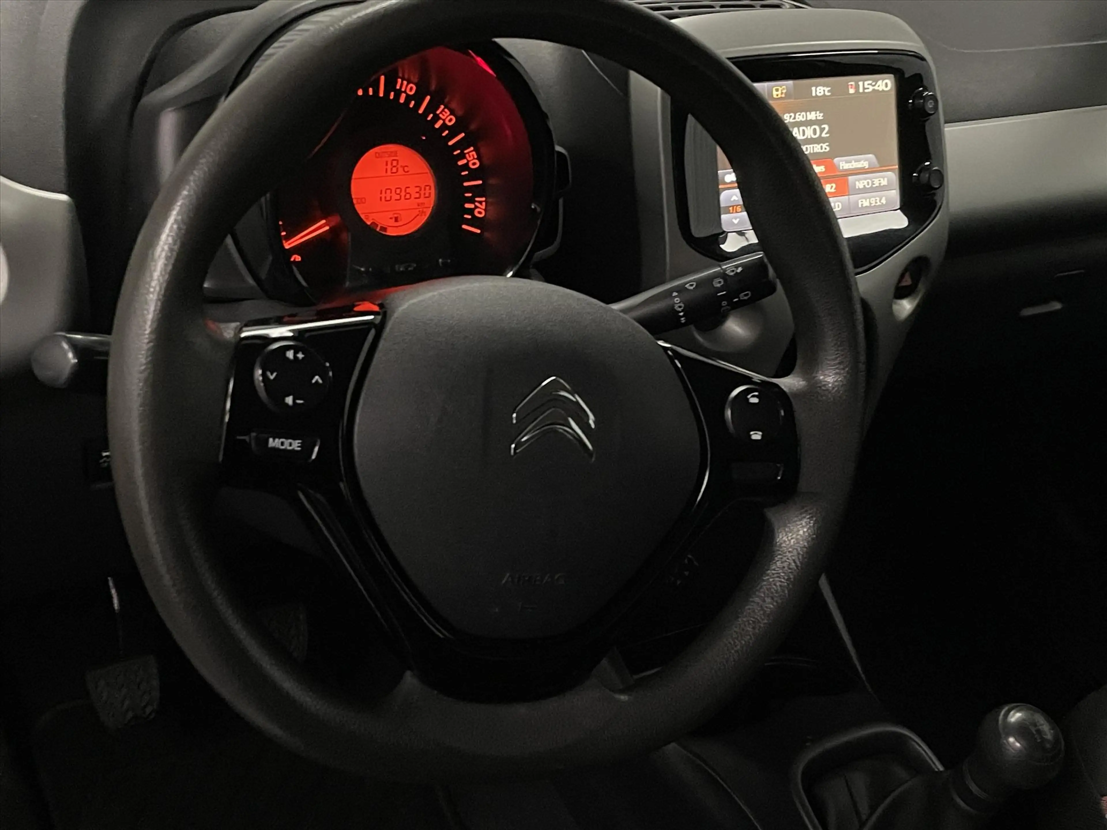 Citroen C1 FEEL 5drs 68pk Mirrorlink Navi groot display | Air — photo 10