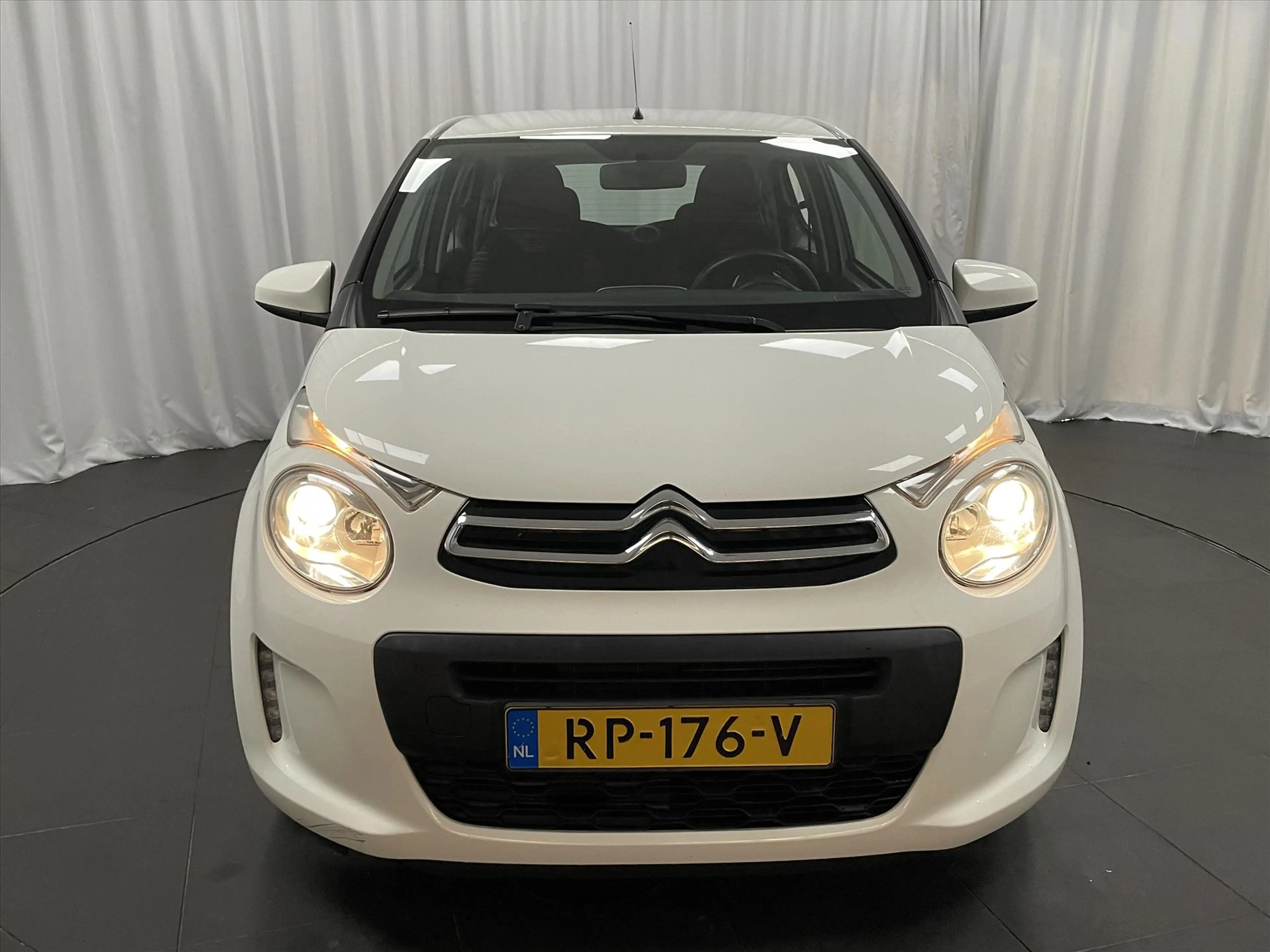 Citroen C1 FEEL 5drs 68pk Mirrorlink Navi groot display | Air — photo 7