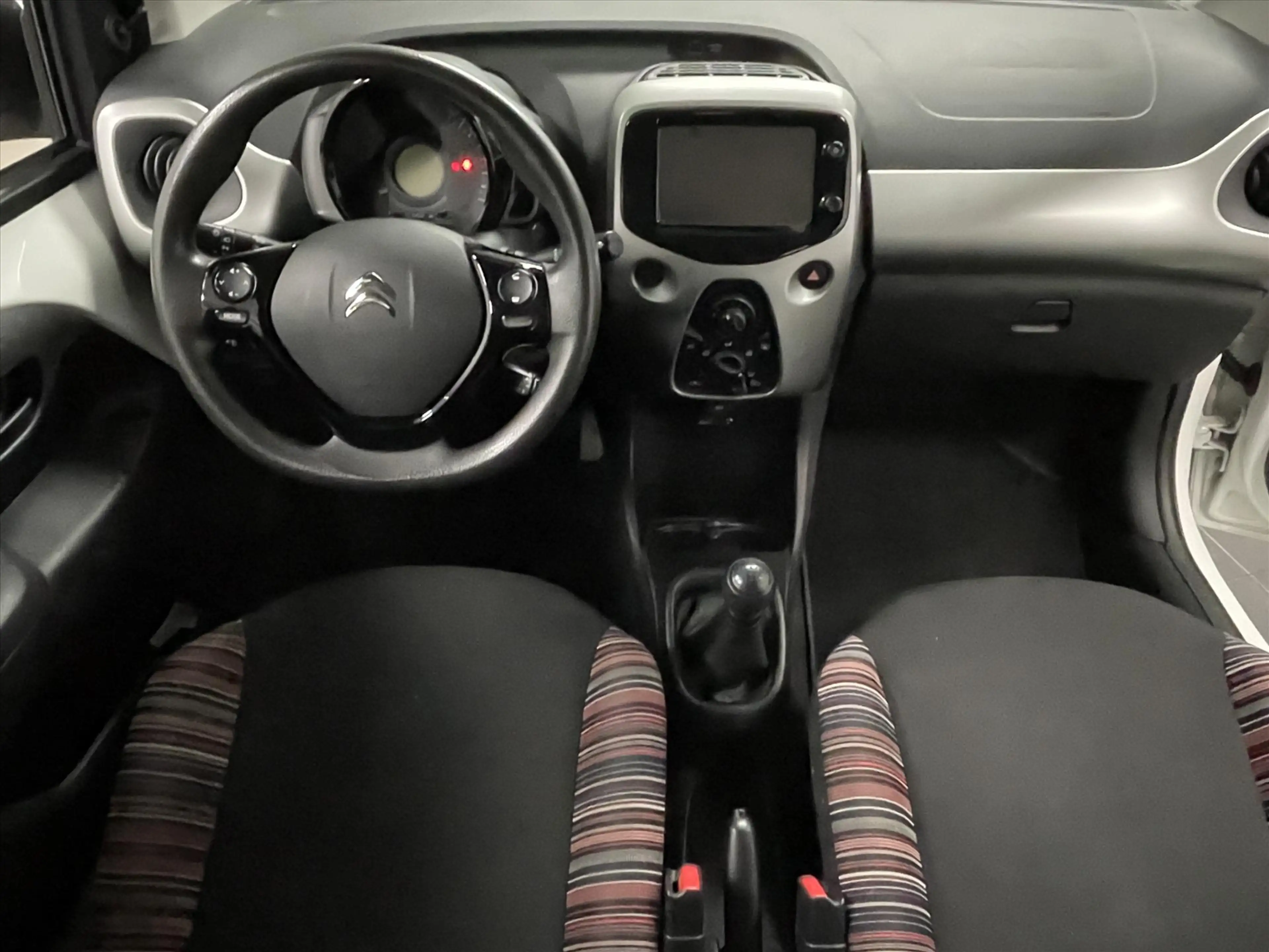 Citroen C1 FEEL 5drs 68pk Mirrorlink Navi groot display | Air — photo 20