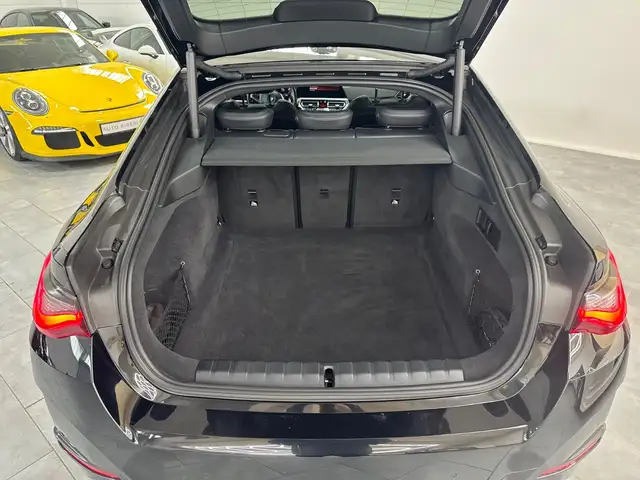 BMW 4 Series view 9