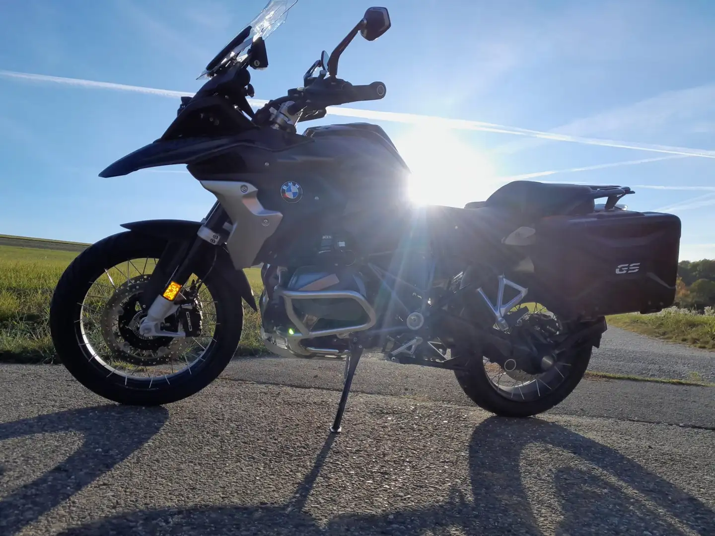 BMW R 1250 GS Triple black,tiefgelegt,4Pakete,2Koffer,Navi etc. Noir - 1