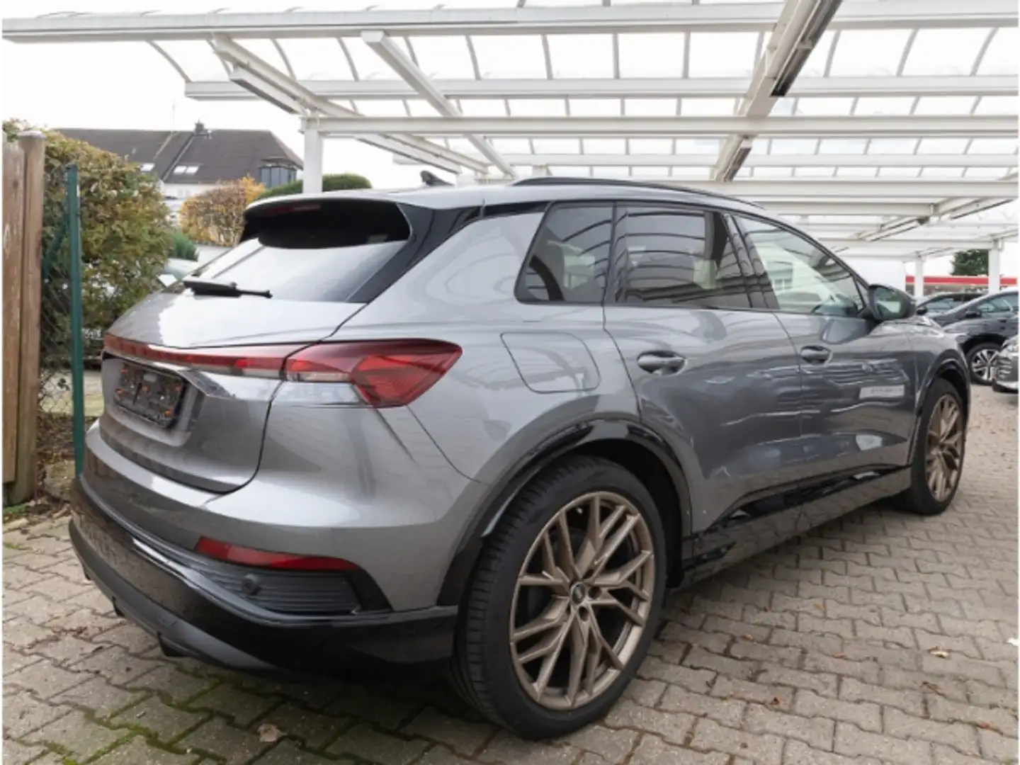 Audi Q4 e-tron ELEKTRO quattro +AHK+OBC11kW+NAV+RFK++ Grijs - 2