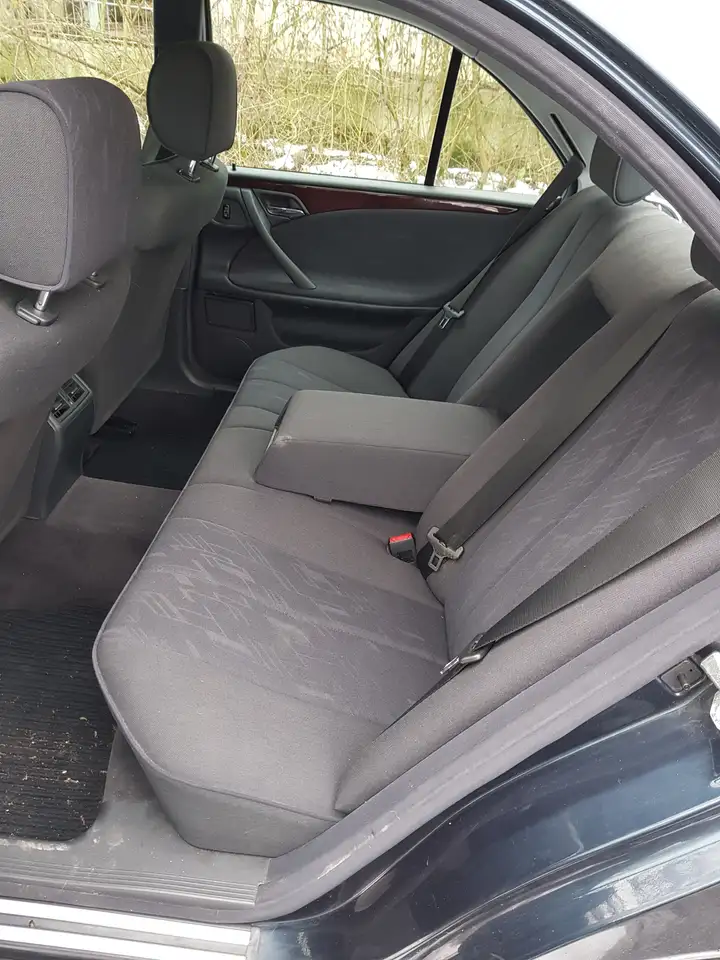 Mercedes-Benz E 240 Classic, foto 4