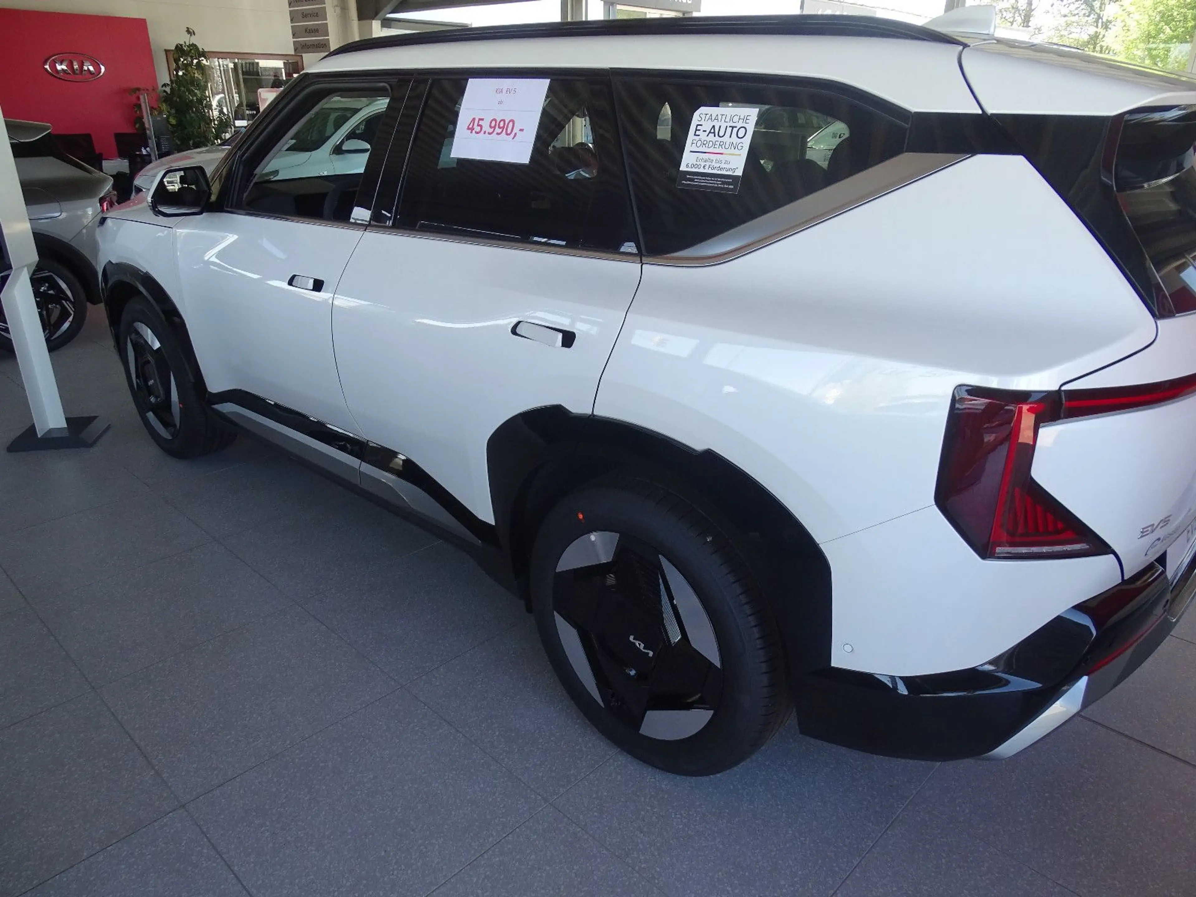 Kia EV5 160 kW Earth — photo 5