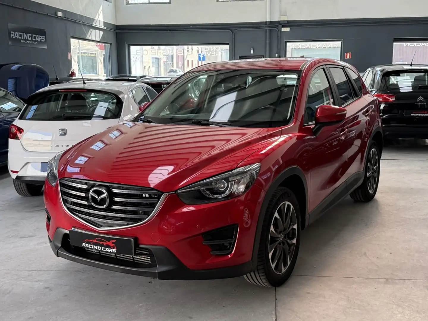 Mazda CX-5 2.2D Zenith Black Leather 4WD 110Kw Rojo - 2