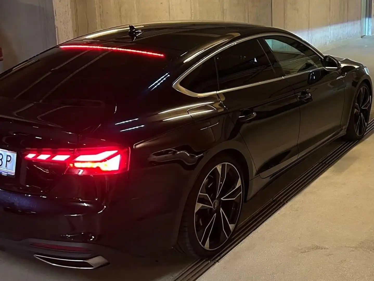 Audi A5 Sportback TDI 30 - S Tronic 7Gang Schwarz - 1