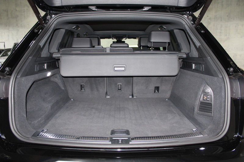 Volkswagen Touareg R-Line 4Motion/PANO/AHK/STHZ/LED/NAVI — photo 5