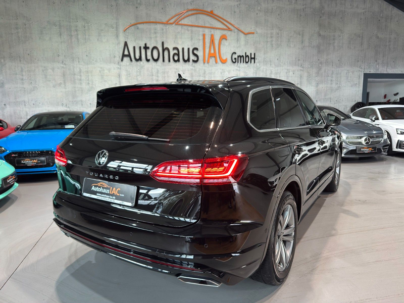 Volkswagen Touareg R-Line 4Motion/PANO/AHK/STHZ/LED/NAVI — photo 2