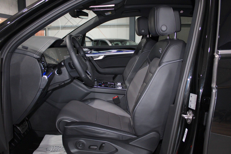 Volkswagen Touareg R-Line 4Motion/PANO/AHK/STHZ/LED/NAVI — photo 8