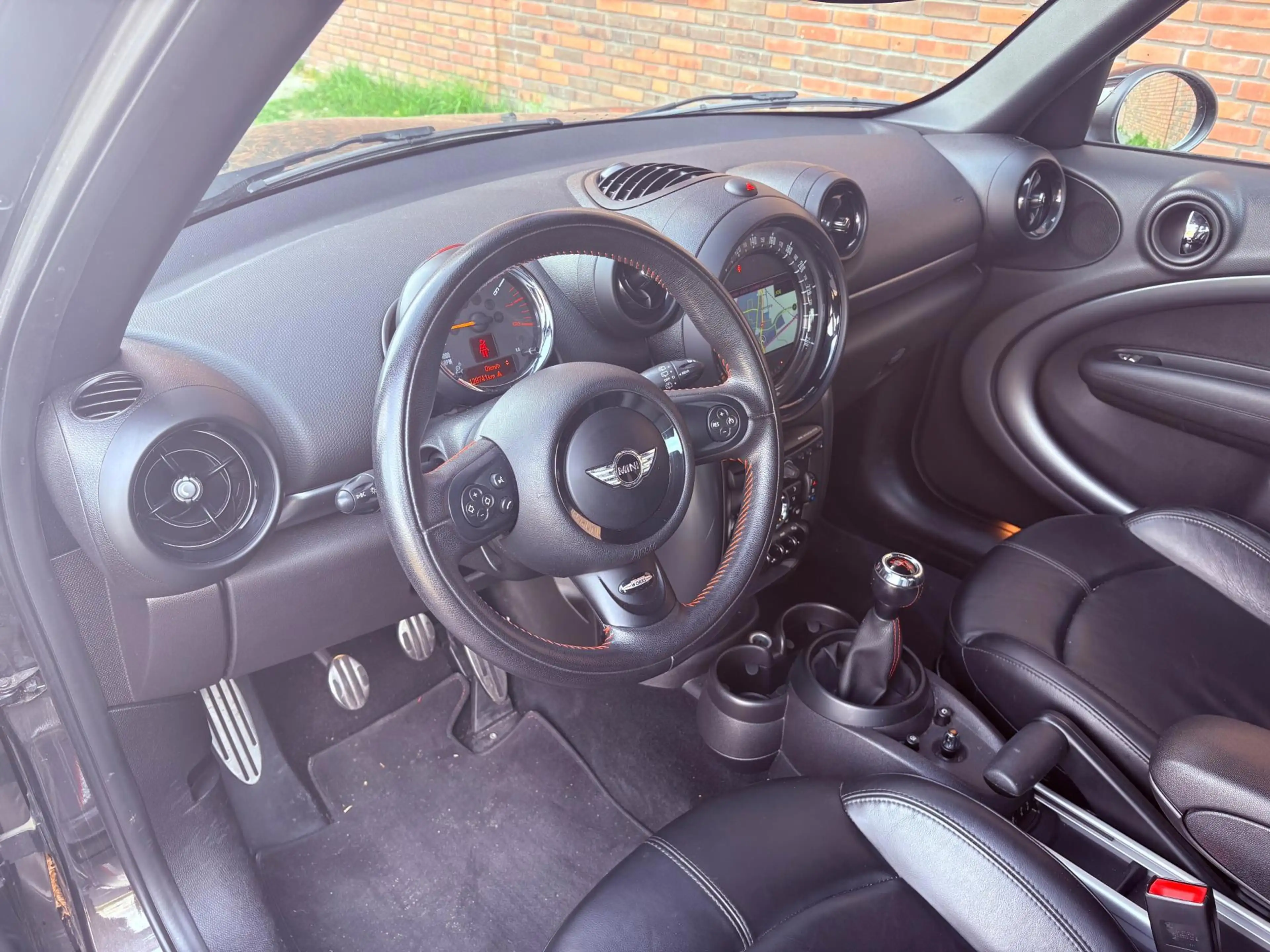 MINI John Cooper Works Countryman Mini 1.6 ALL4 Chili Leer — photo 8