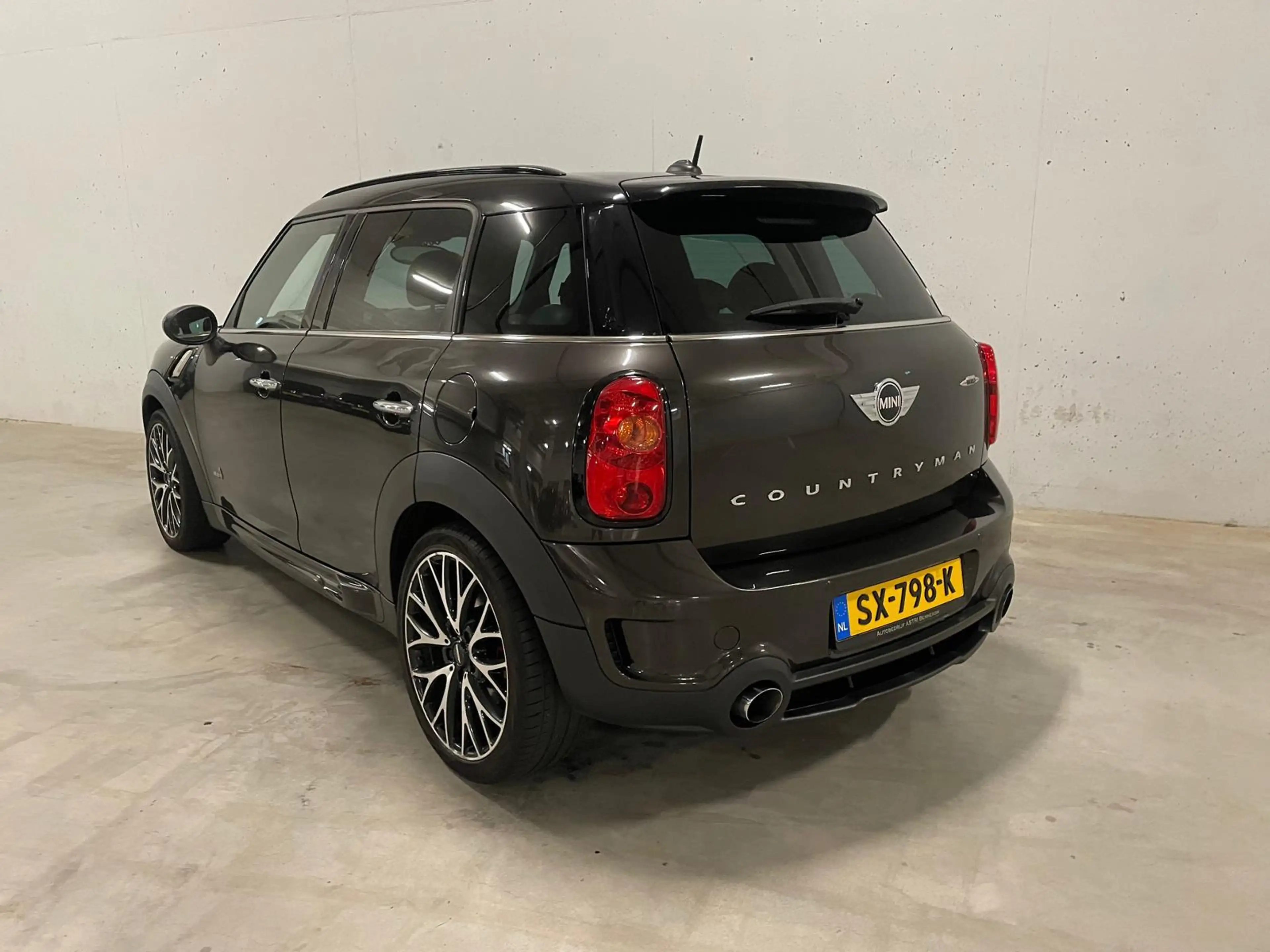 MINI John Cooper Works Countryman Mini 1.6 ALL4 Chili Leer — photo 6