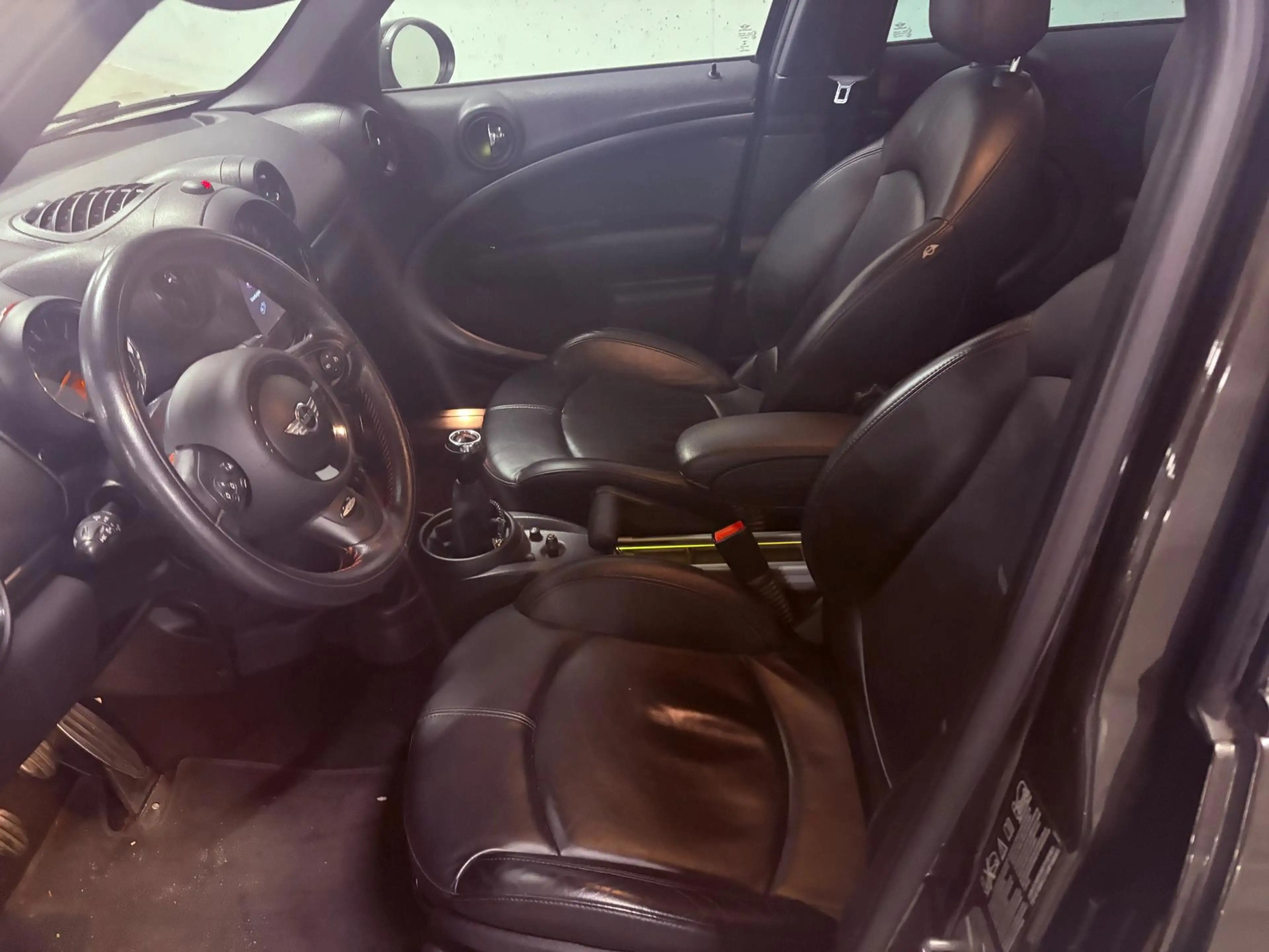 MINI John Cooper Works Countryman Mini 1.6 ALL4 Chili Leer — photo 9