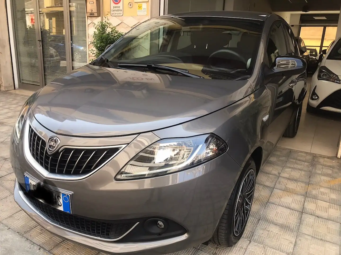 Lancia Ypsilon Ypsilon III 2021 1.0 firefly hybrid Gold s Grigio - 1