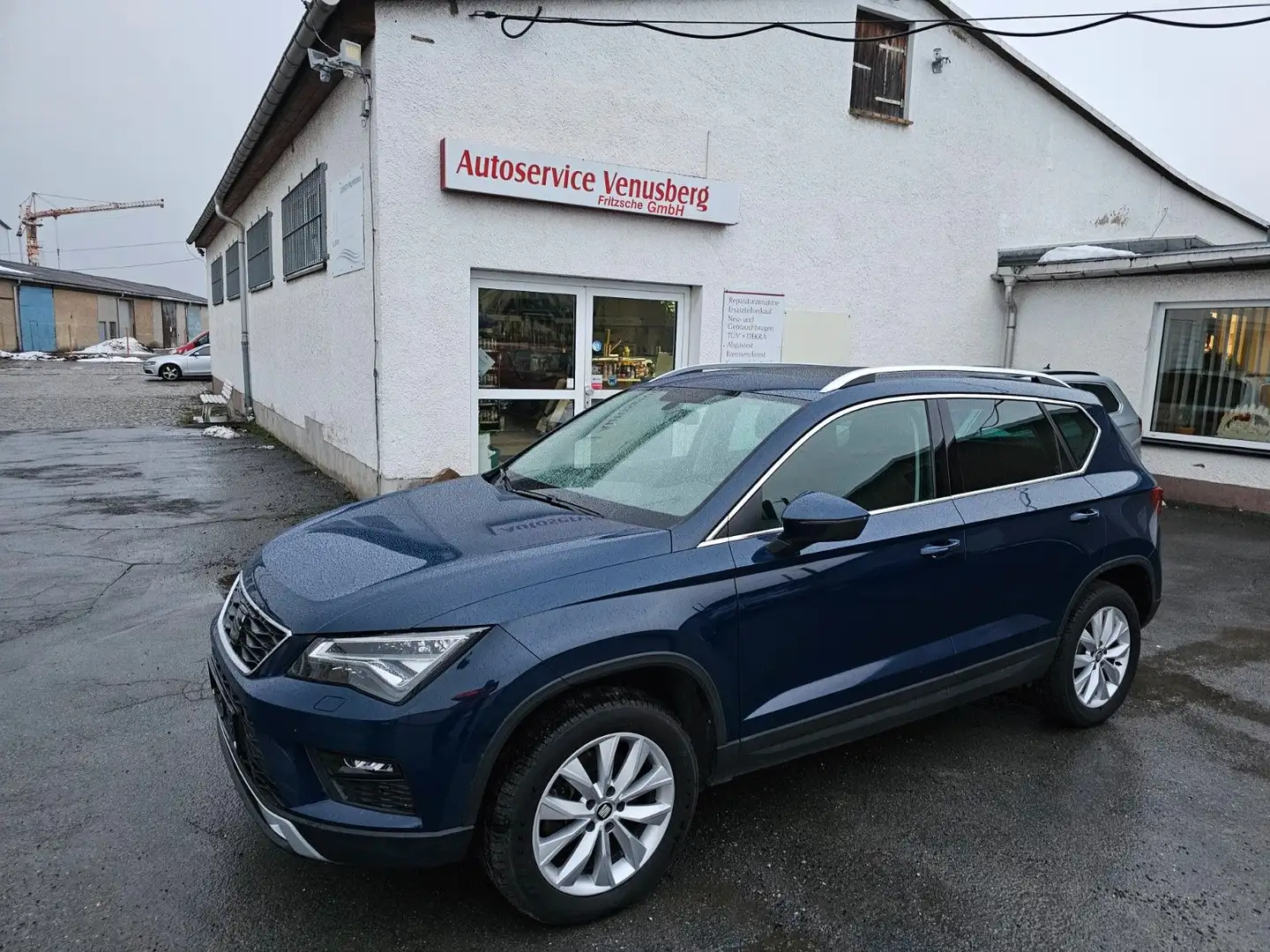 SEAT Ateca Seat Ateca 2,0TDI 4Drive LED Navi Pano SH PDC Blau - 1