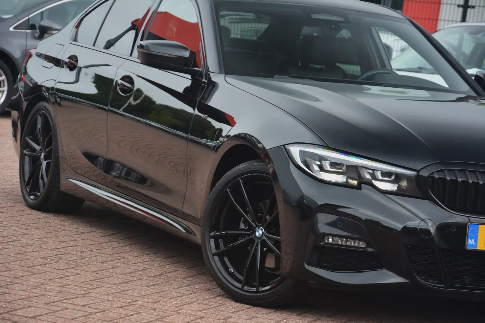BMW 320 3-serie 320d xDrive High Executive | M-pakket | Ha Noir - 2