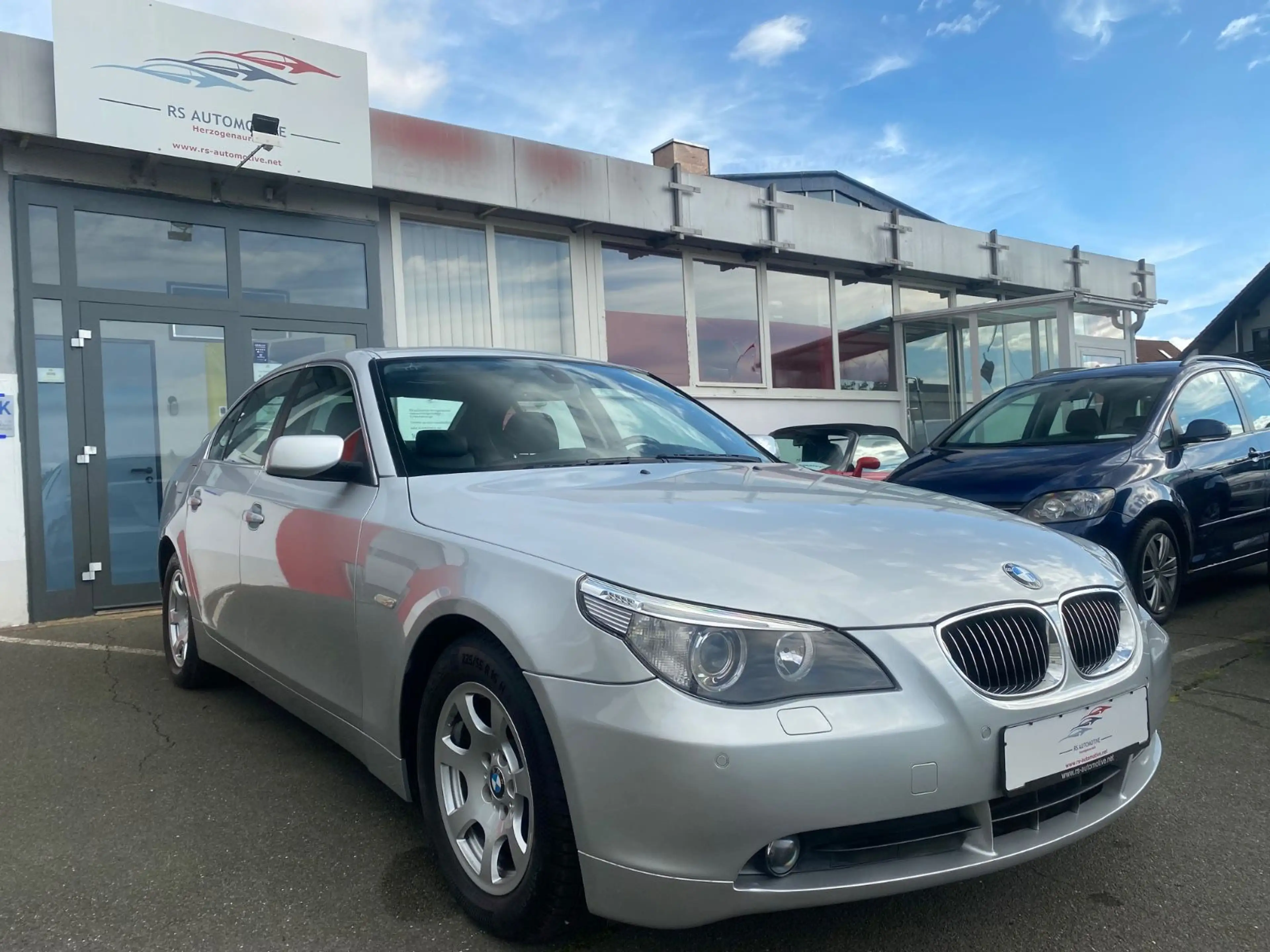 BMW 523 i Lim. 6-Zyl. Autom.*2.Hd*Leder*Xenon*Shzg* — photo 3