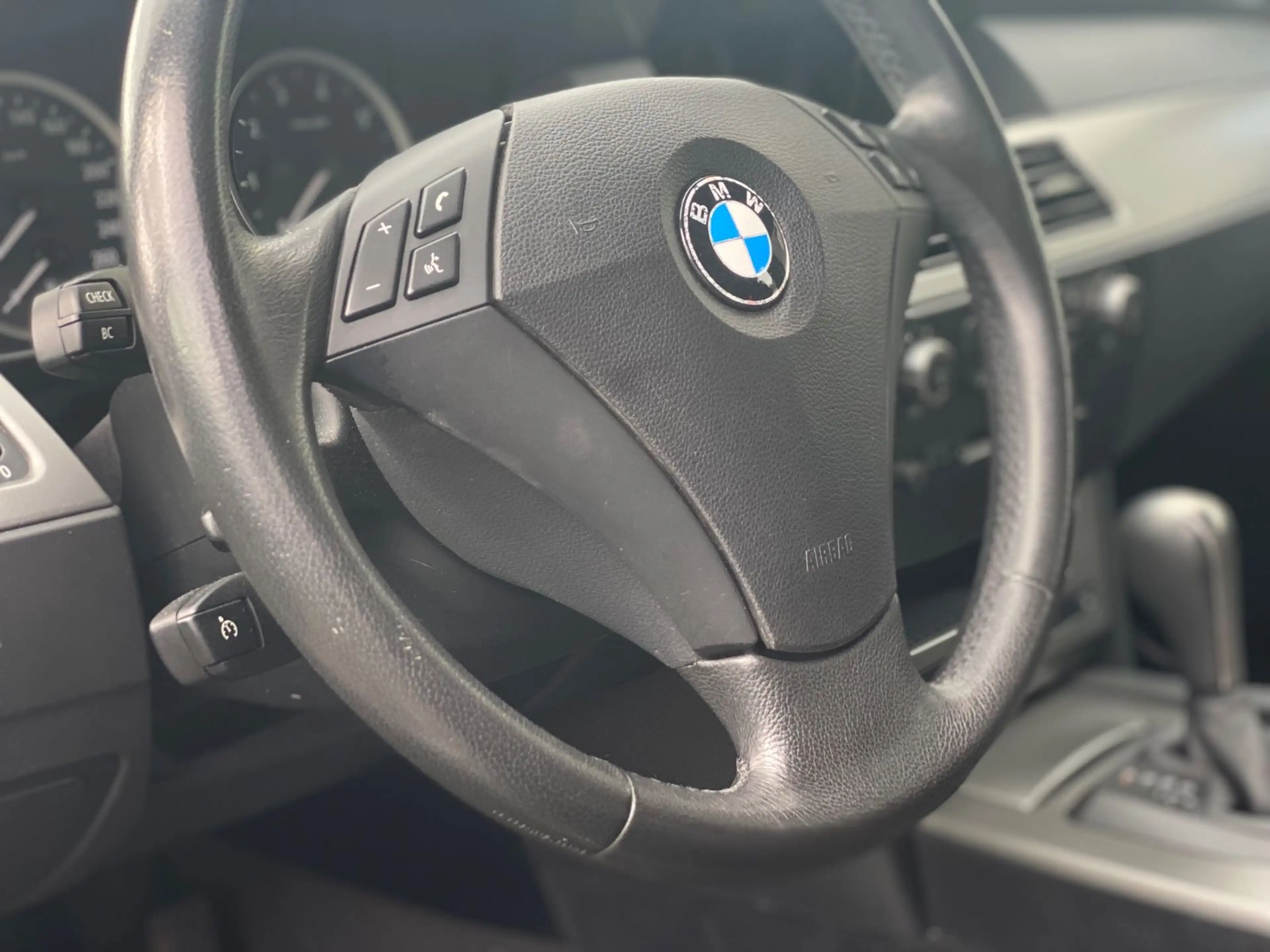 BMW 523 i Lim. 6-Zyl. Autom.*2.Hd*Leder*Xenon*Shzg* — photo 15